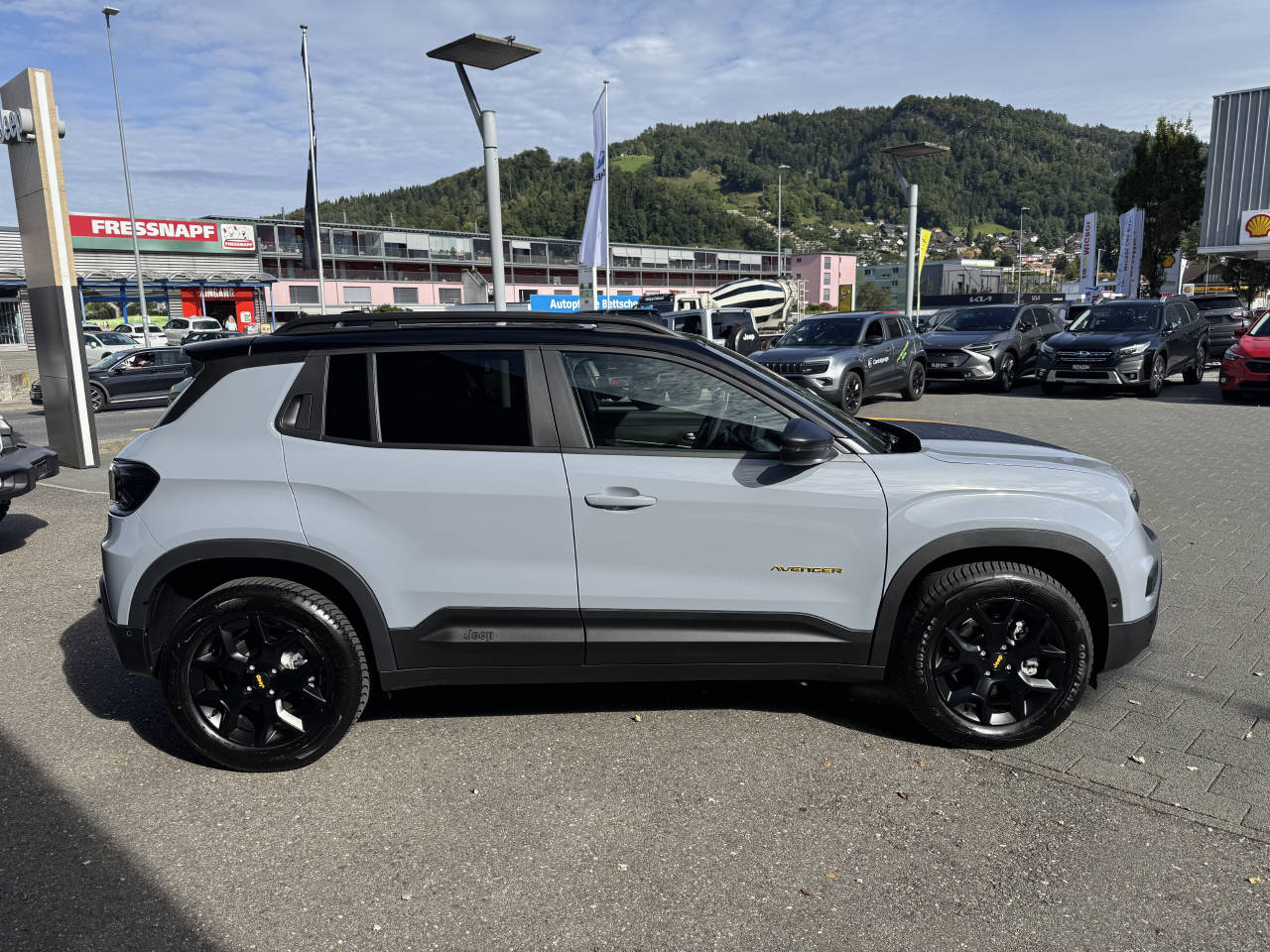 JEEP Avenger 1.2 MHEV The North Face 4xe-image-3