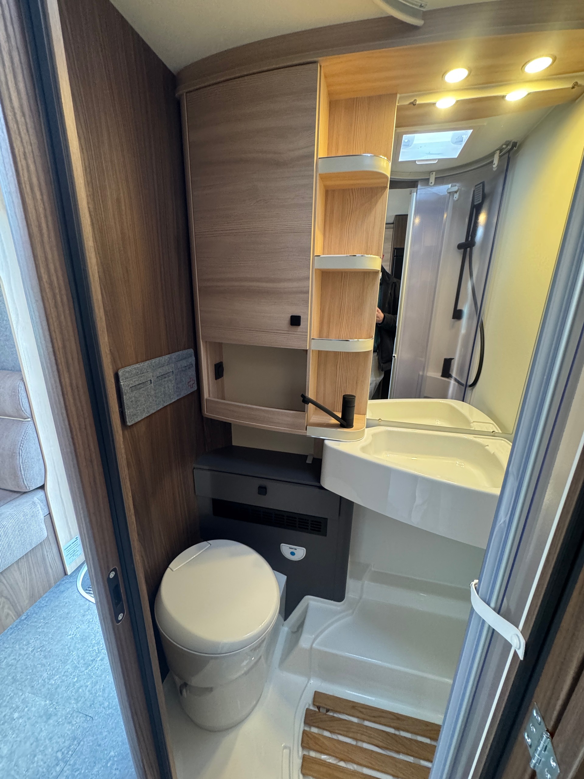 EURA MOBIL Profila T 696 EB Comfort-image-10