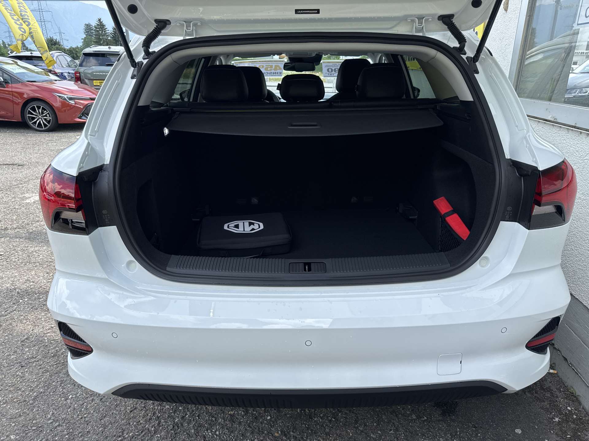 MG 5 EV 61kWh Luxury Automat-image-8
