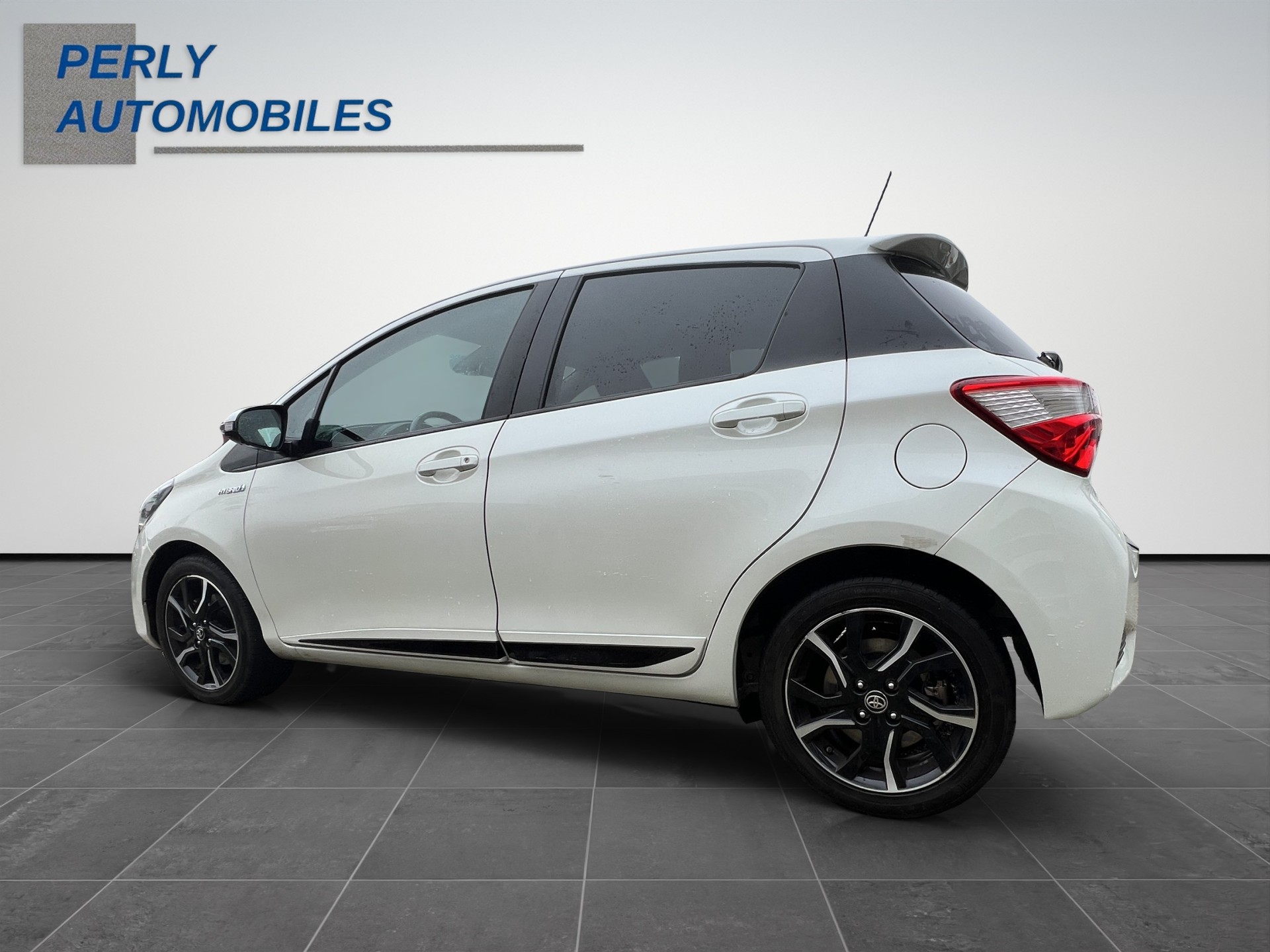 TOYOTA Yaris 1.5 Hybrid Trend-showroom-element-3