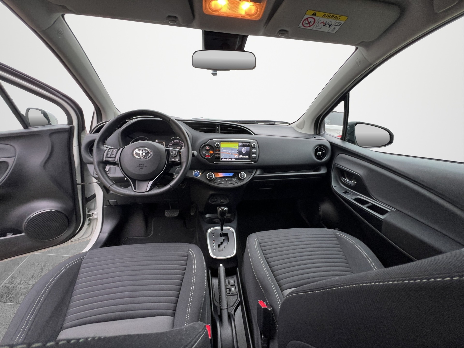 TOYOTA Yaris 1.5 Hybrid Trend-image-11