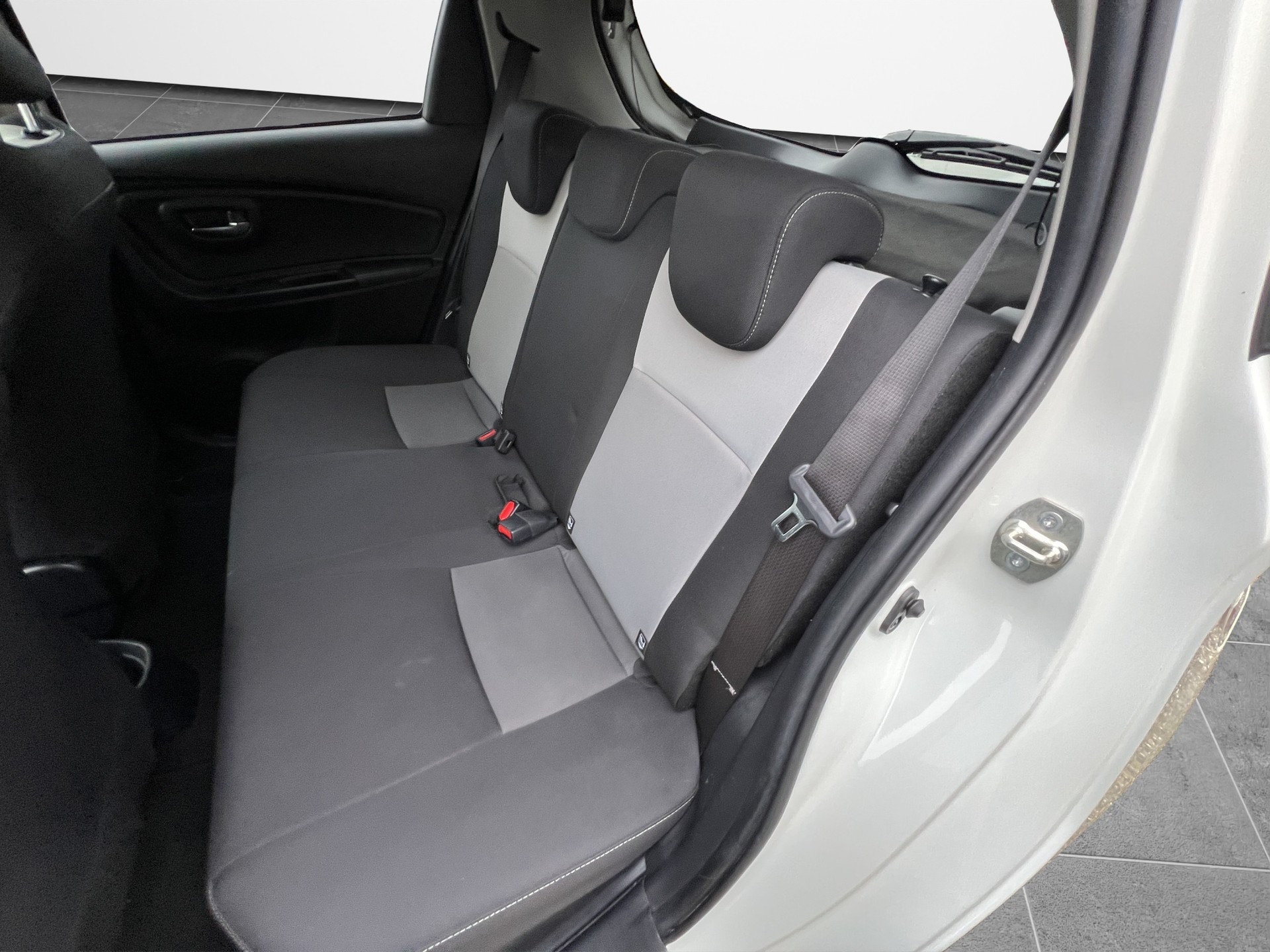 TOYOTA Yaris 1.5 Hybrid Trend-image-10