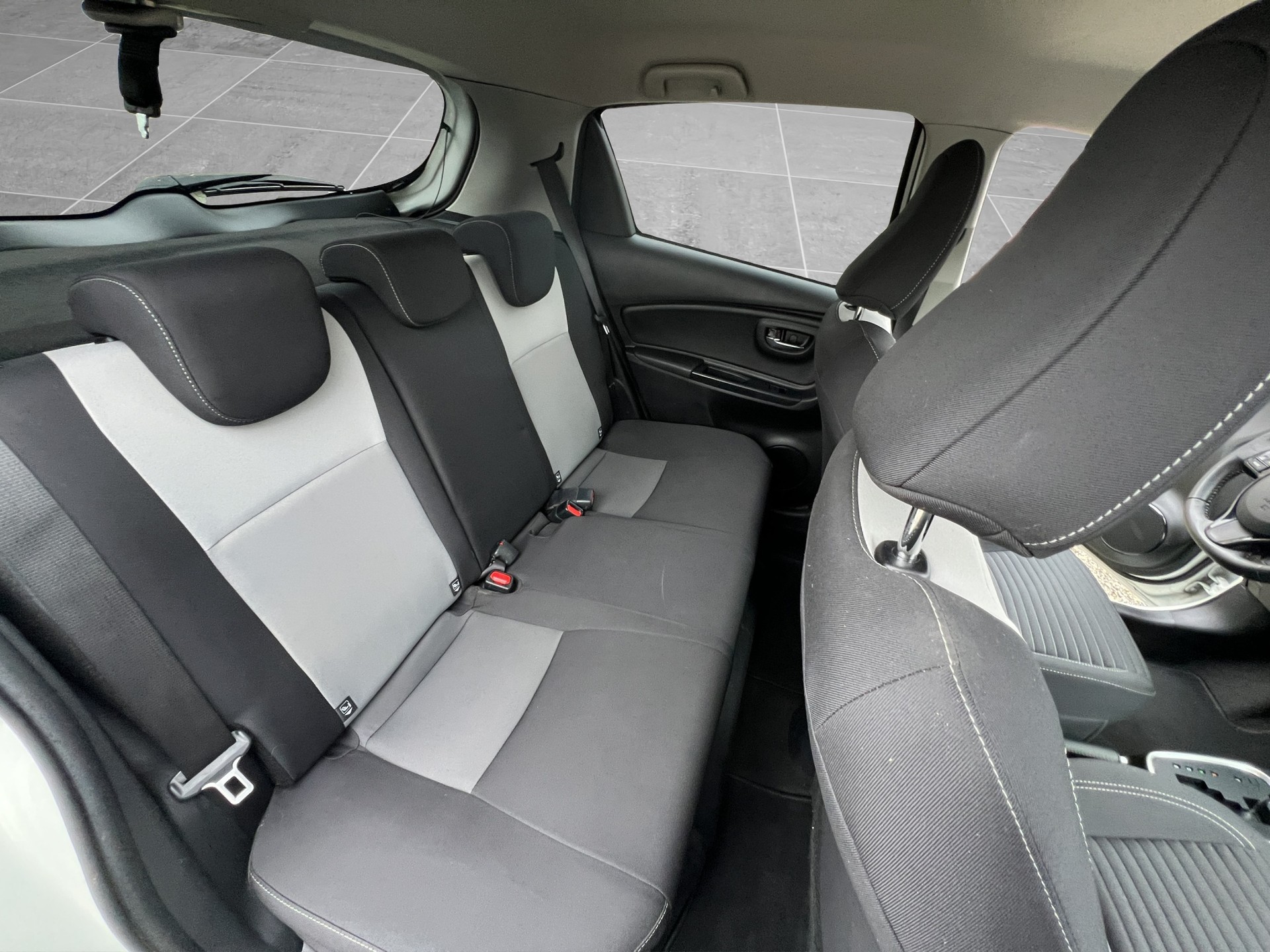 TOYOTA Yaris 1.5 Hybrid Trend-image-13