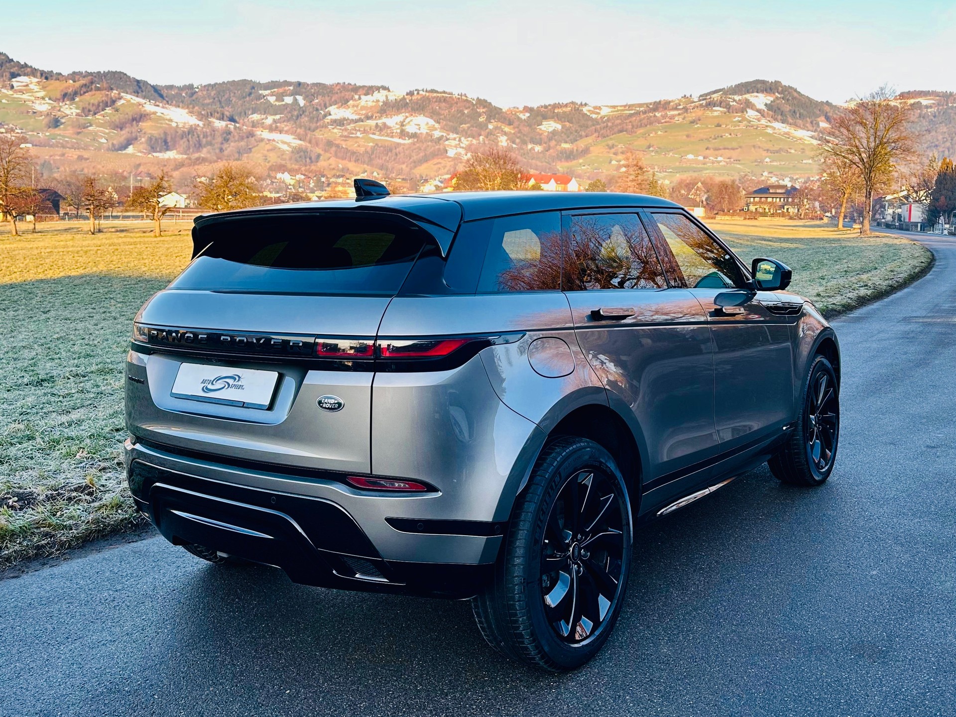 LAND ROVER Range Rover Evoque R-Dynamic P 300 HSE AT9-image-5