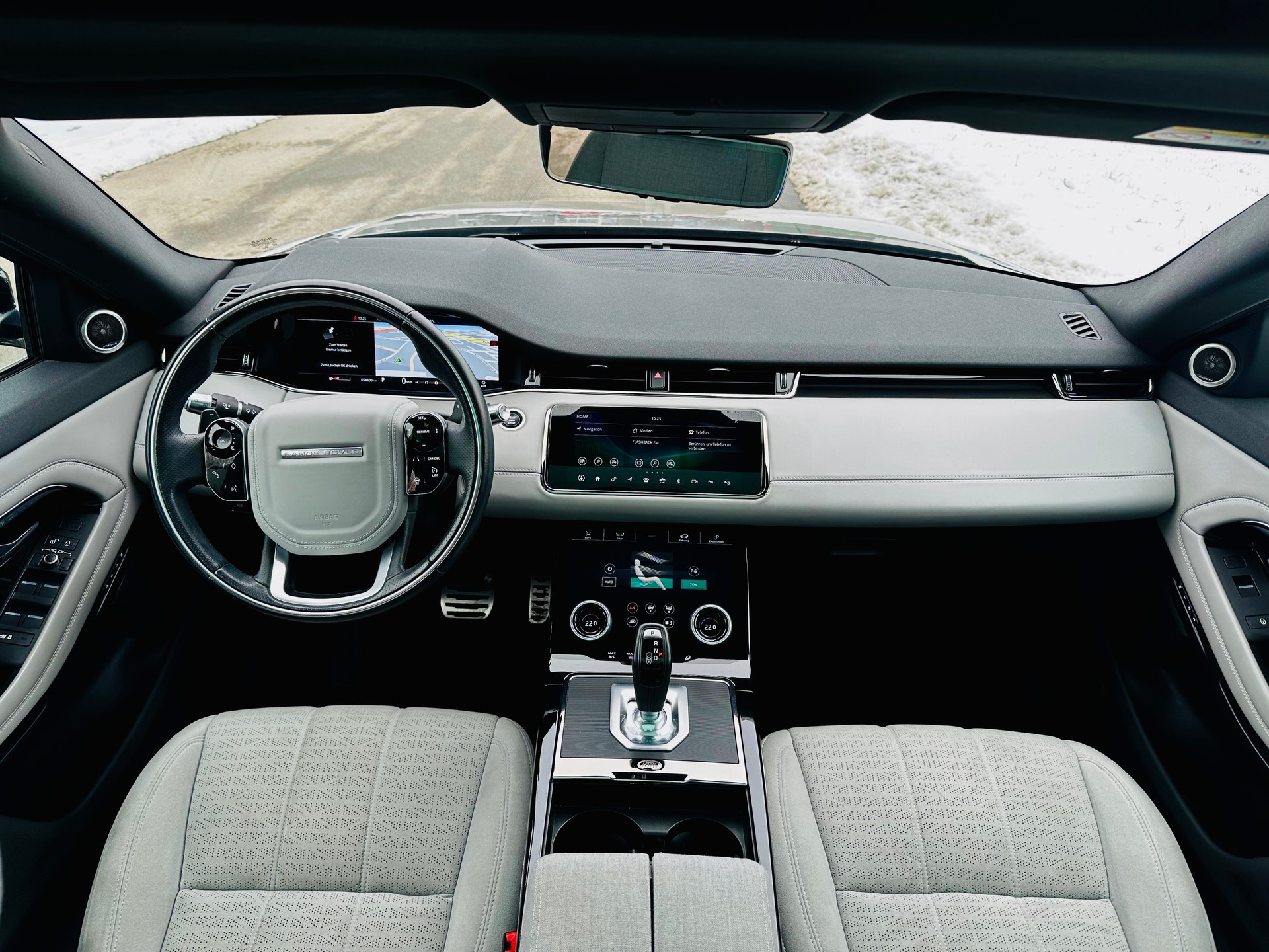 LAND ROVER Range Rover Evoque R-Dynamic P 300 HSE AT9-image-9