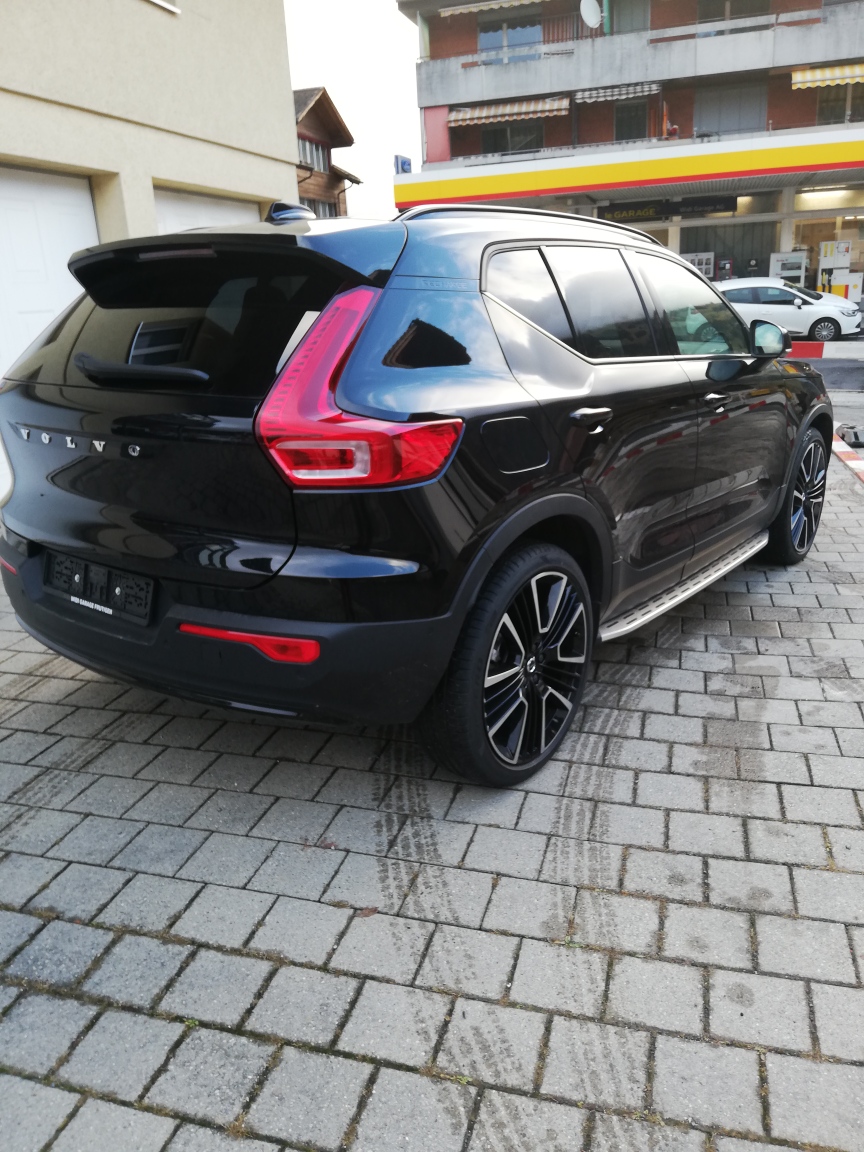 VOLVO XC40 1.5 T5 PiH Ultimate Dark-image-5