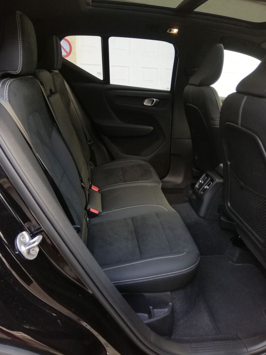 VOLVO XC40 1.5 T5 PiH Ultimate Dark-image-7