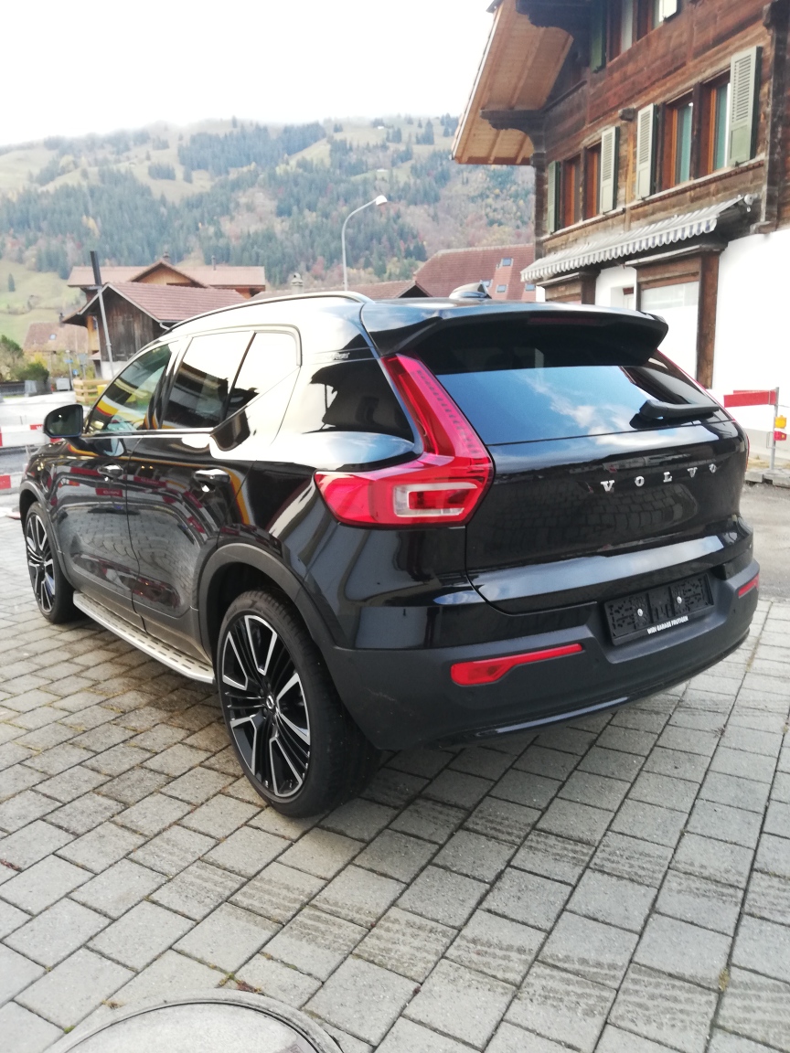 VOLVO XC40 1.5 T5 PiH Ultimate Dark-showroom-element-1