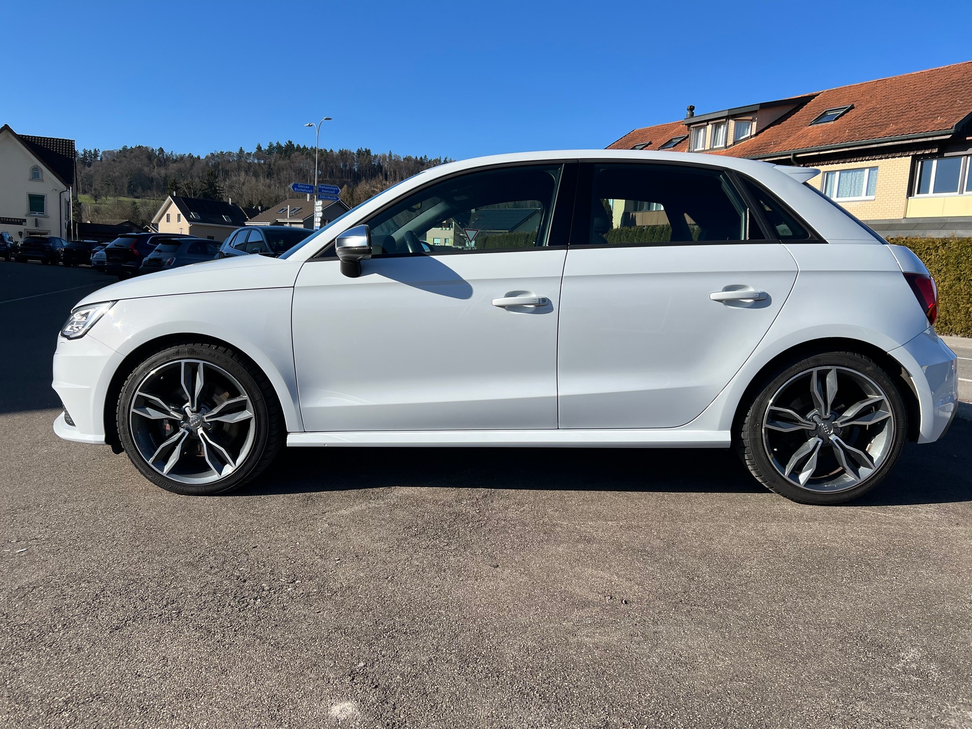 AUDI S1 Sportback 2.0 TFSI quattro-image-7