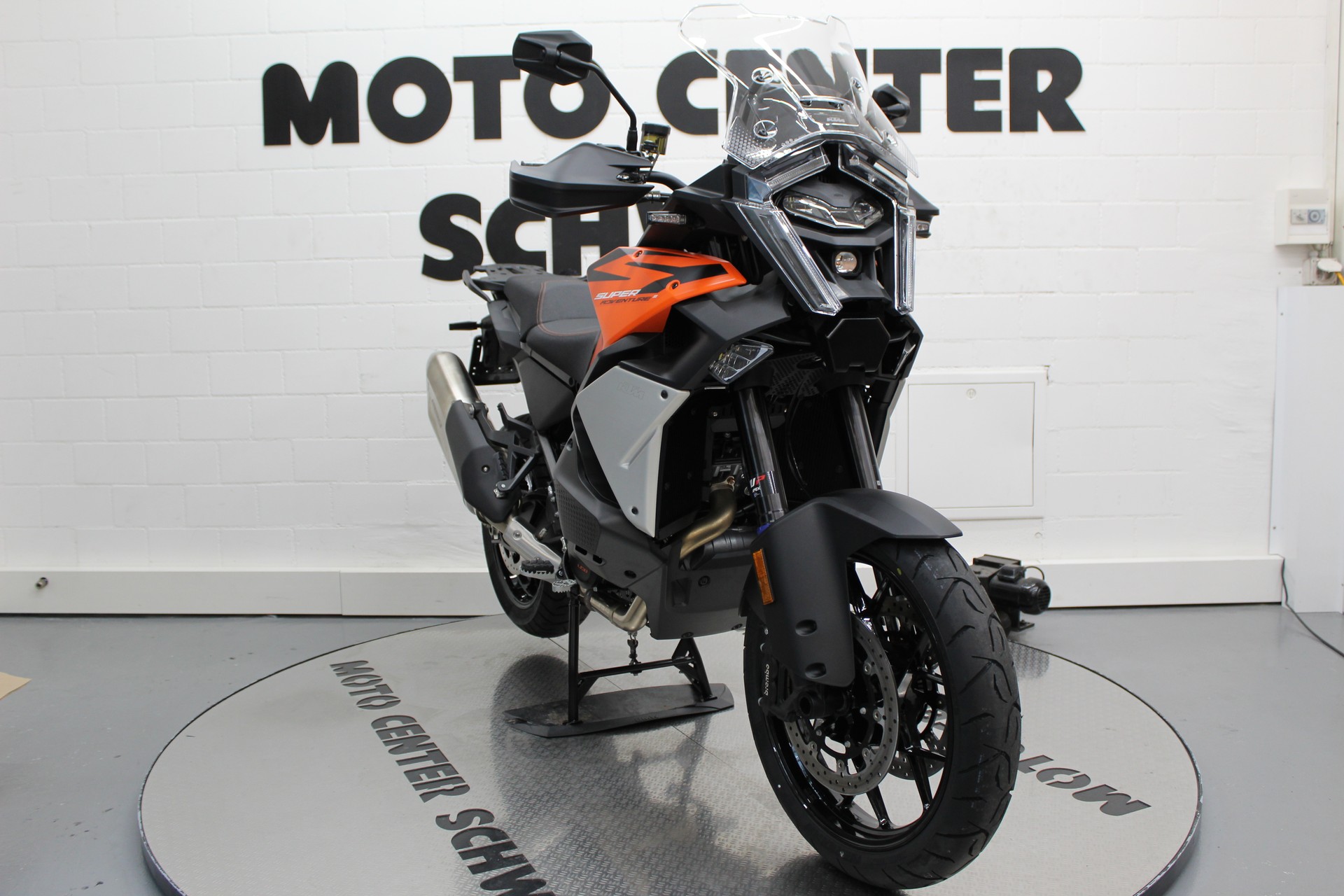 KTM 1390 Super Adventure S EVO-image-2