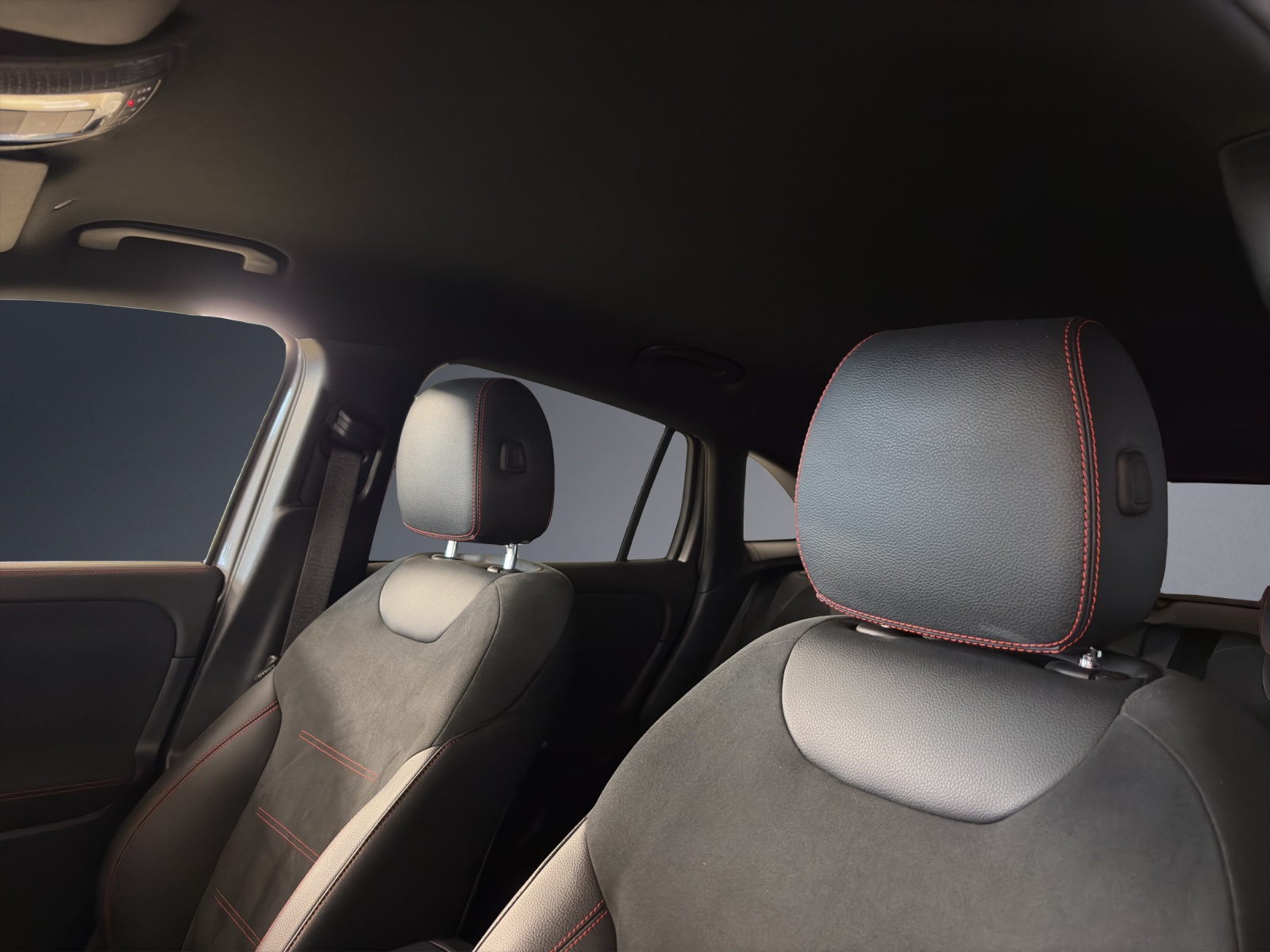 MERCEDES-BENZ EQA 350 AMG Line 4Matic-image-7