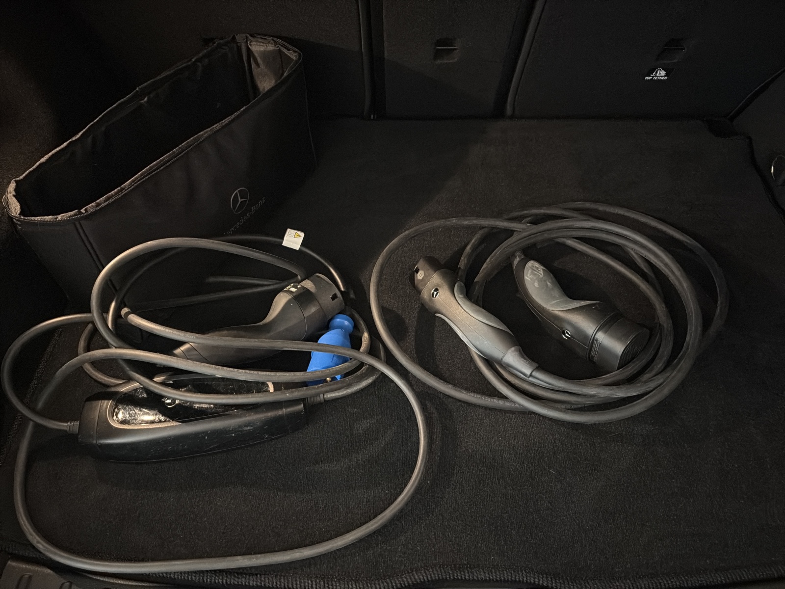 MERCEDES-BENZ EQA 350 AMG Line 4Matic-image-18
