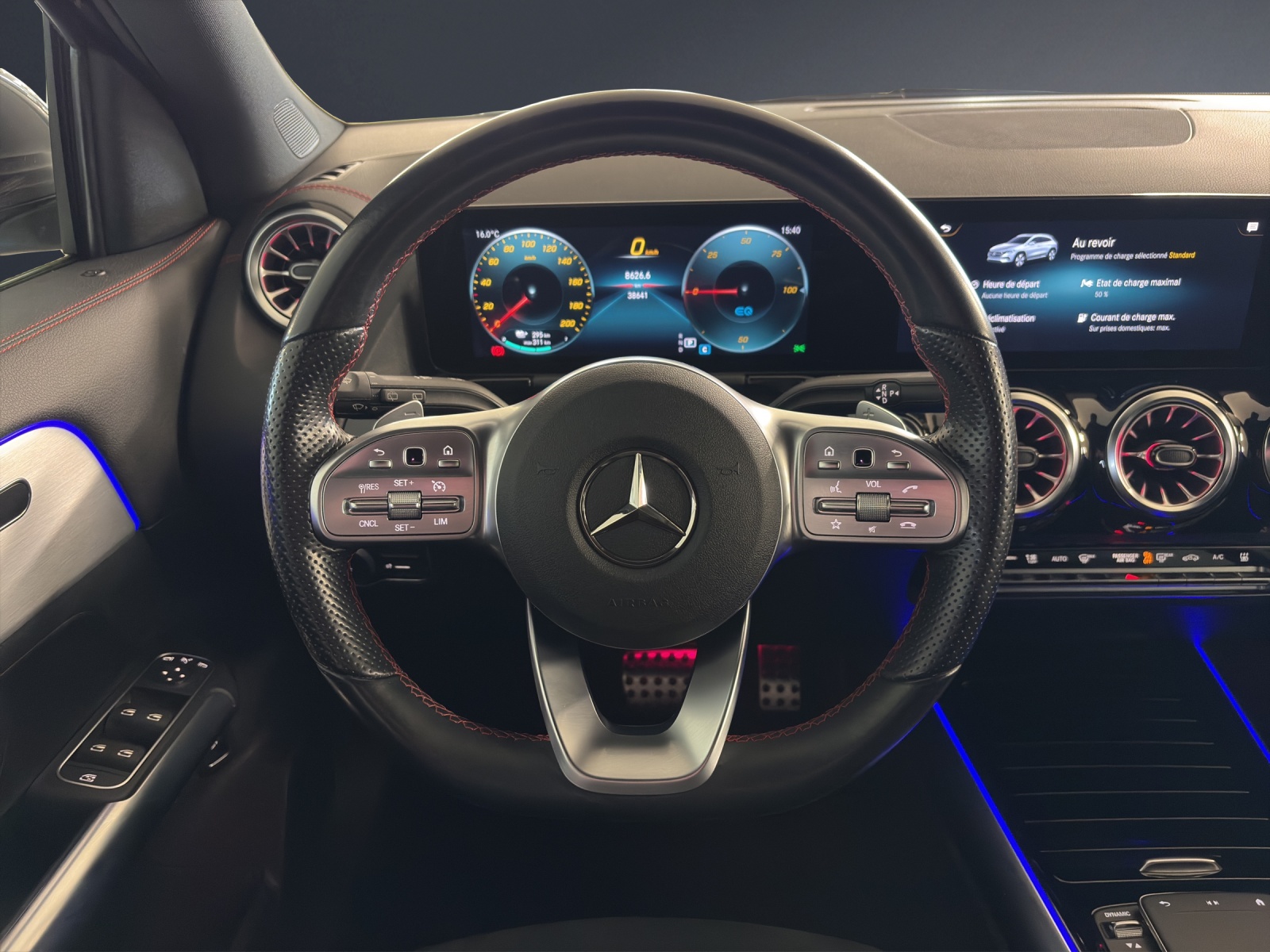 MERCEDES-BENZ EQA 350 AMG Line 4Matic-image-12