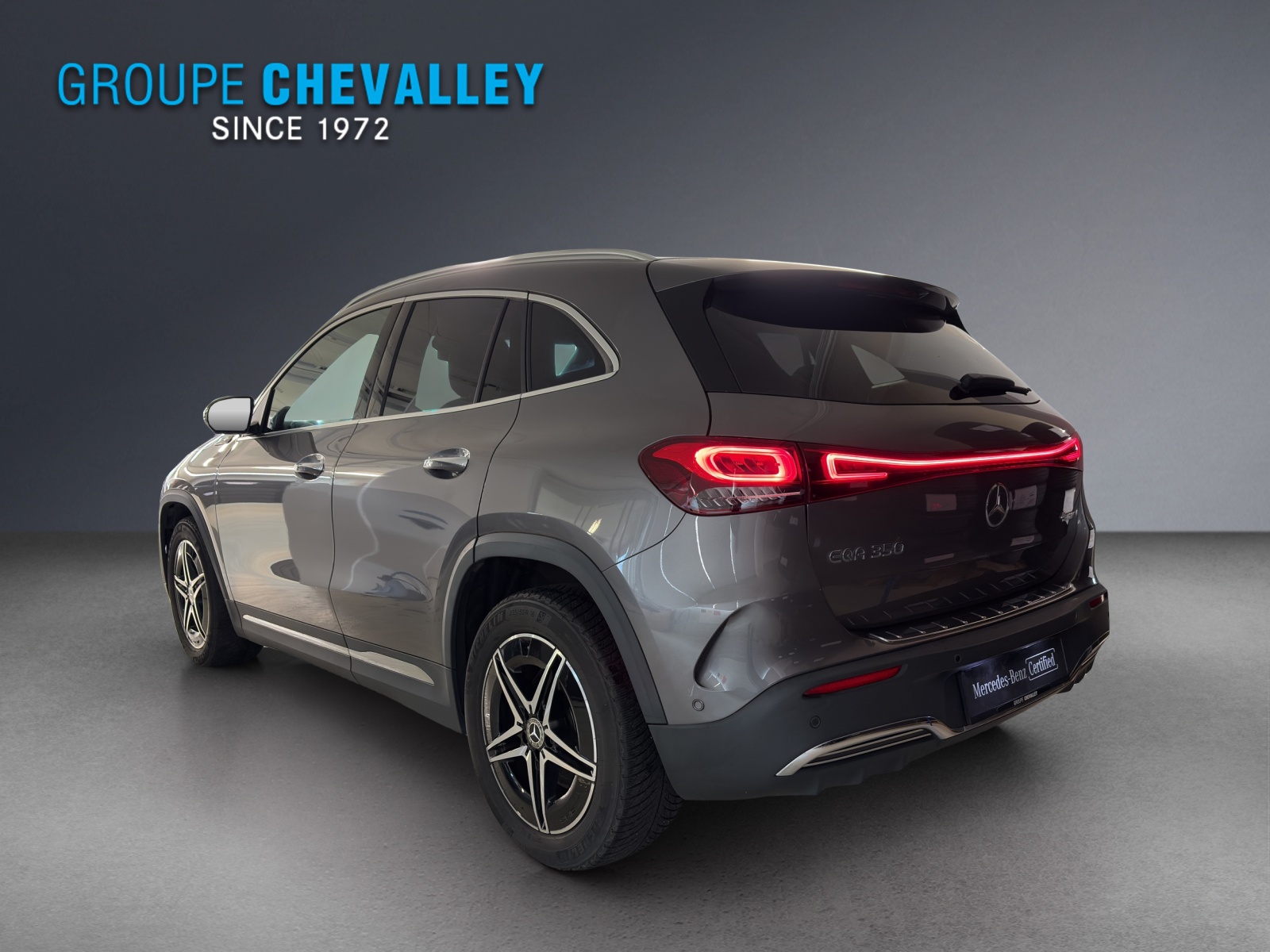MERCEDES-BENZ EQA 350 AMG Line 4Matic-showroom-element-3