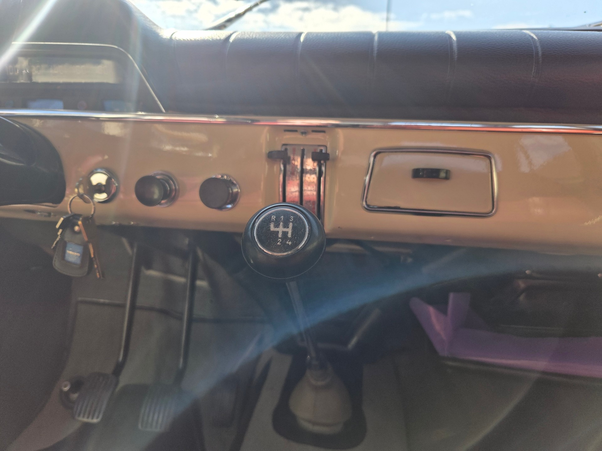 VOLVO 122S-image-14