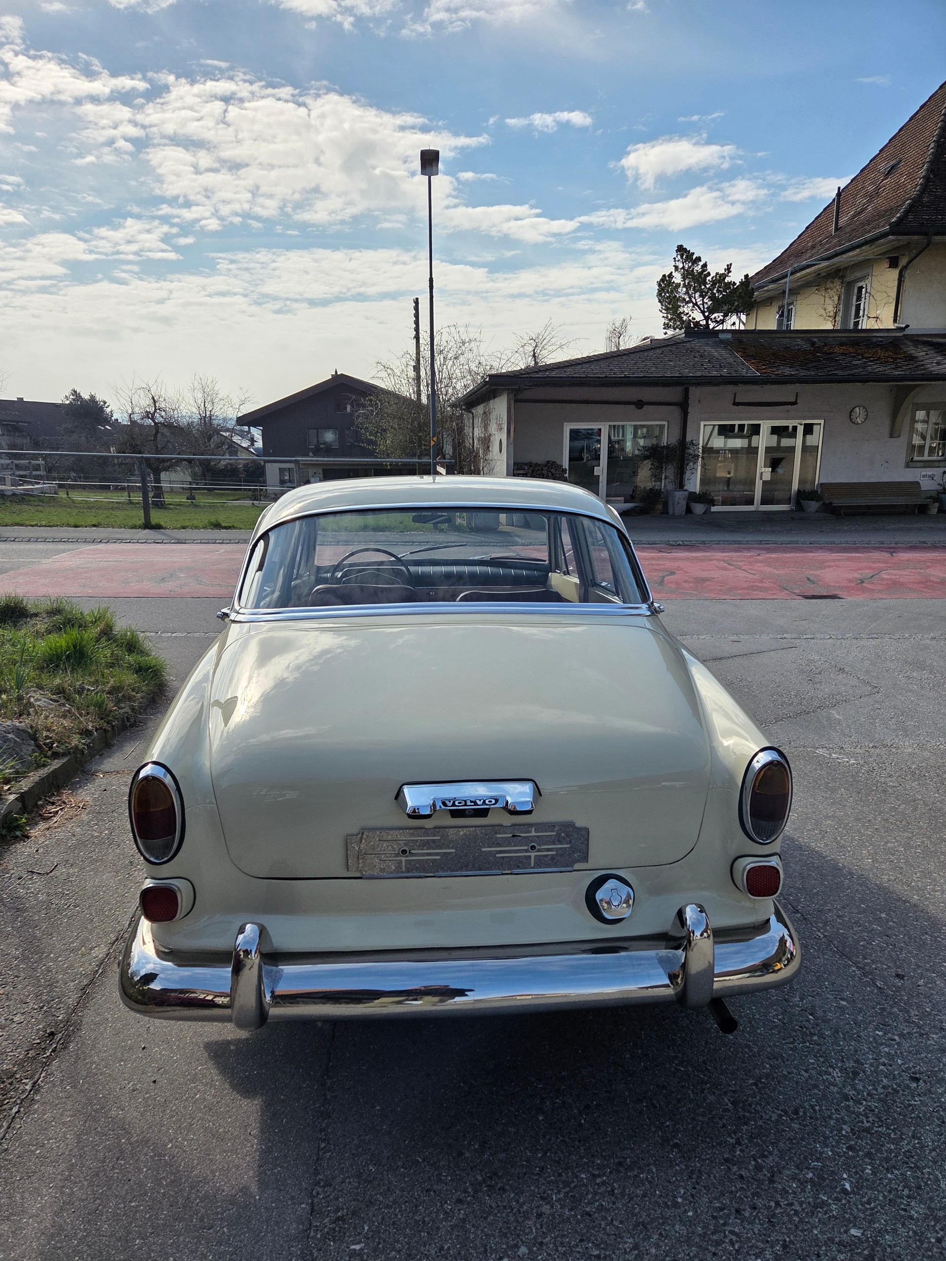 VOLVO 122S-image-5