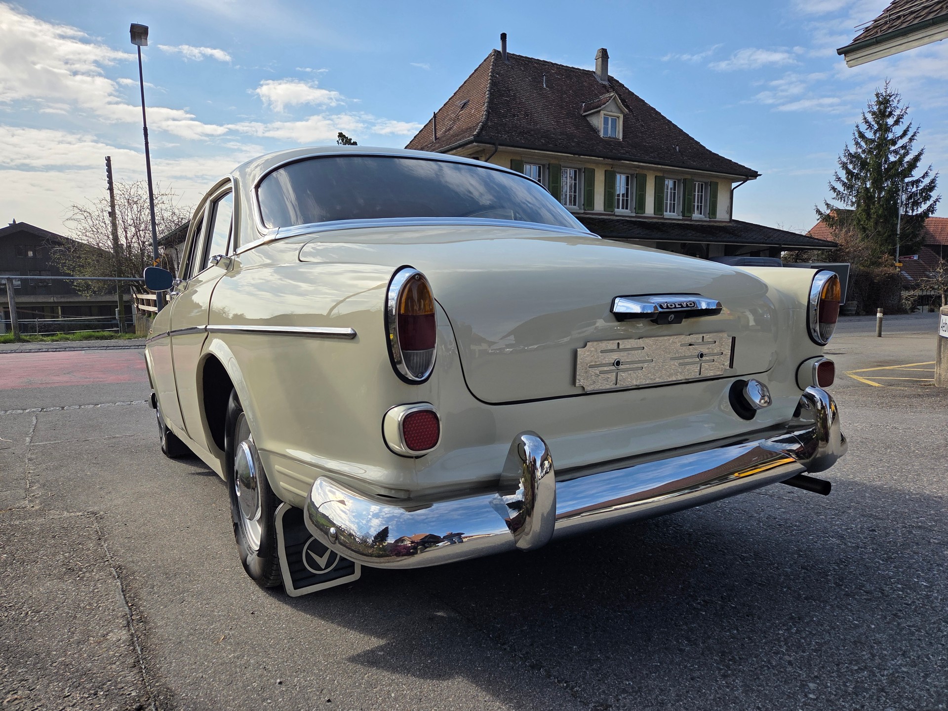 VOLVO 122S-image-6