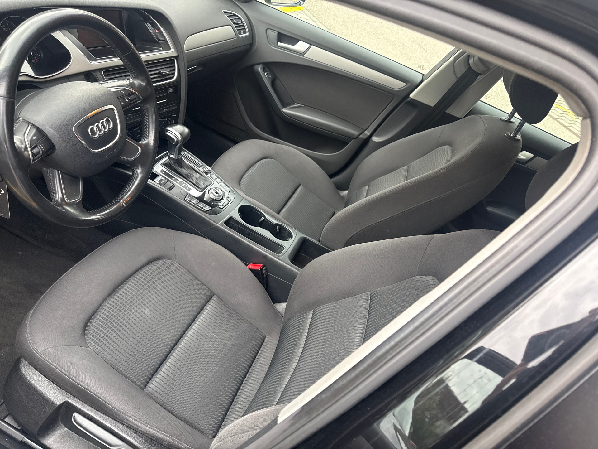 AUDI A4 Avant 2.0 TDI multitronic-image-6