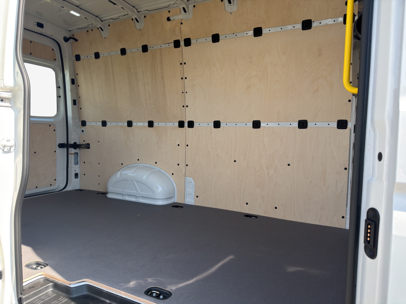 VW Crafter 35 Kastenwagen Entry 140PS 6G RS 3640 mm-image-13