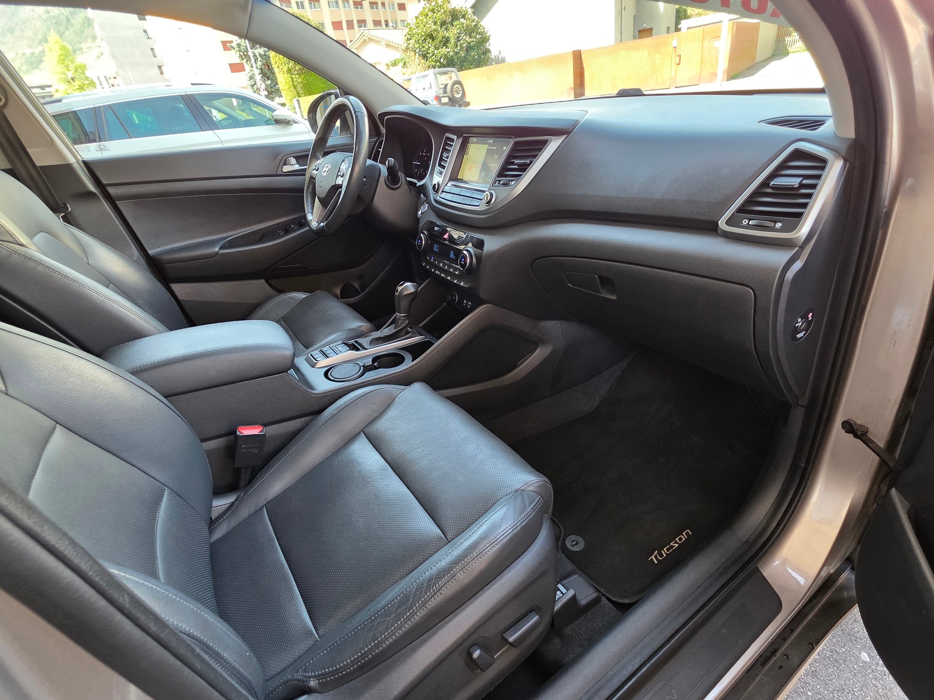 HYUNDAI Tucson 2.0 CRDI Vertex 4WD Automatic-image-15