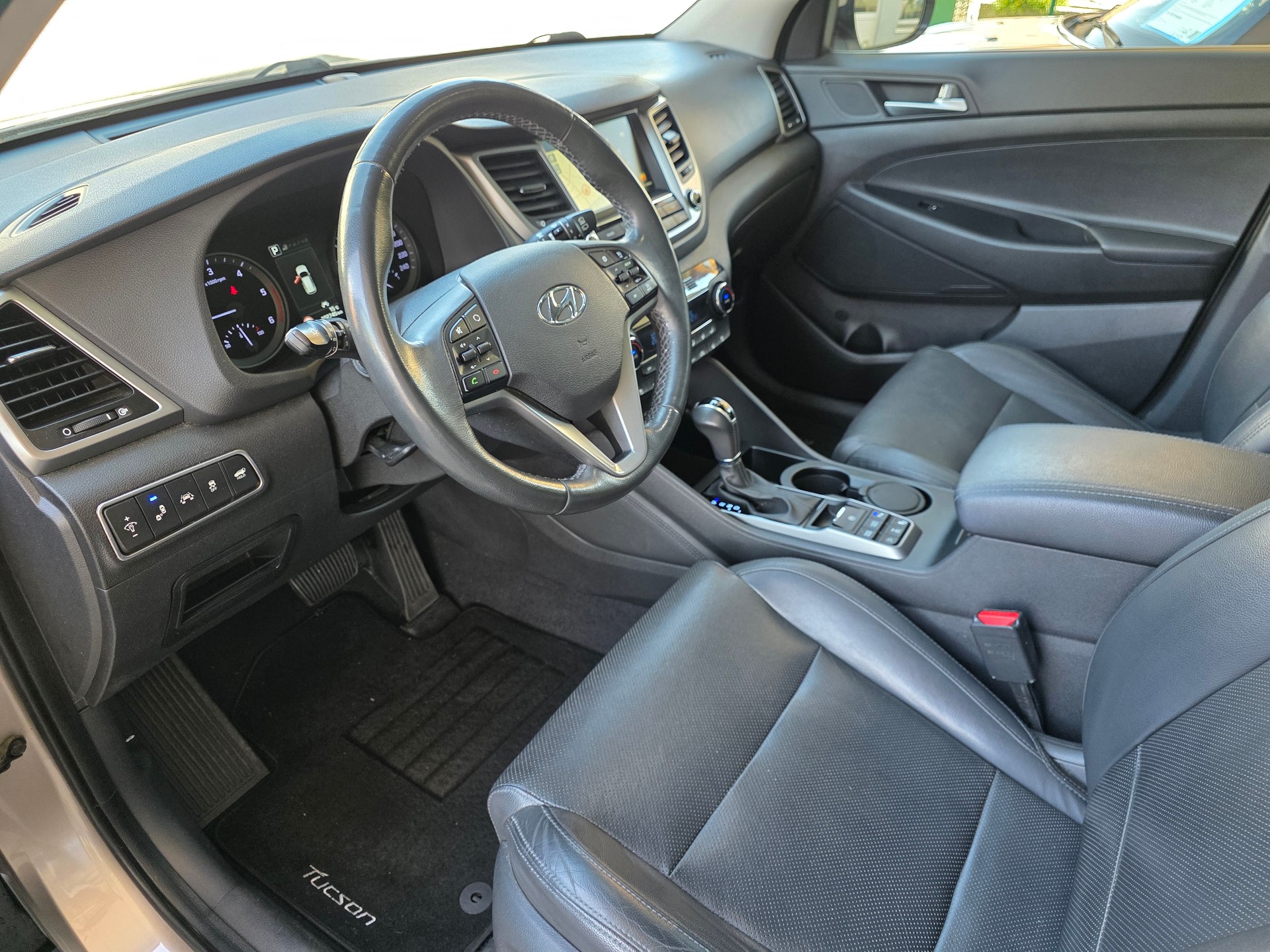 HYUNDAI Tucson 2.0 CRDI Vertex 4WD Automatic-image-11