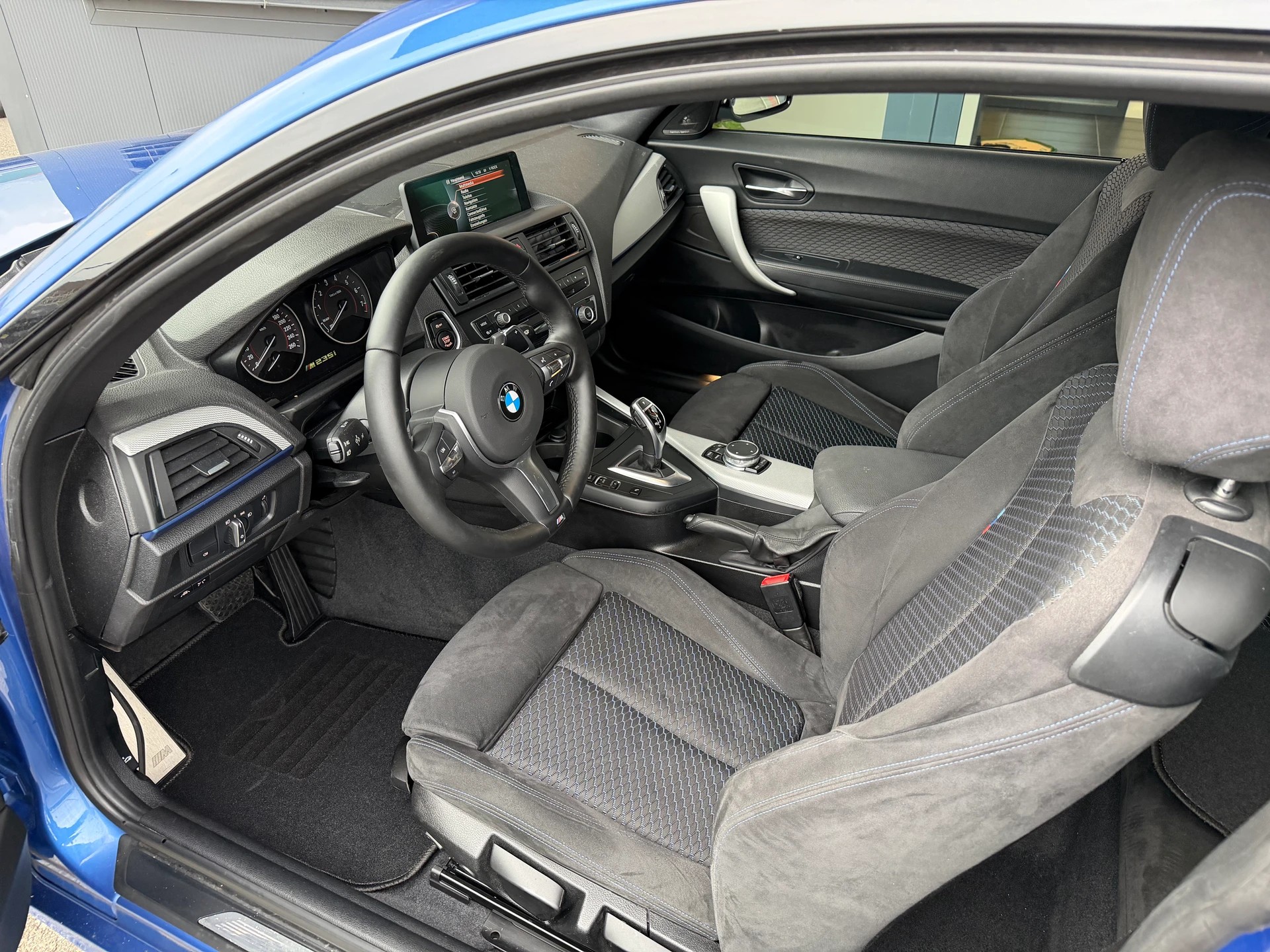BMW M235i Steptronic-image-8