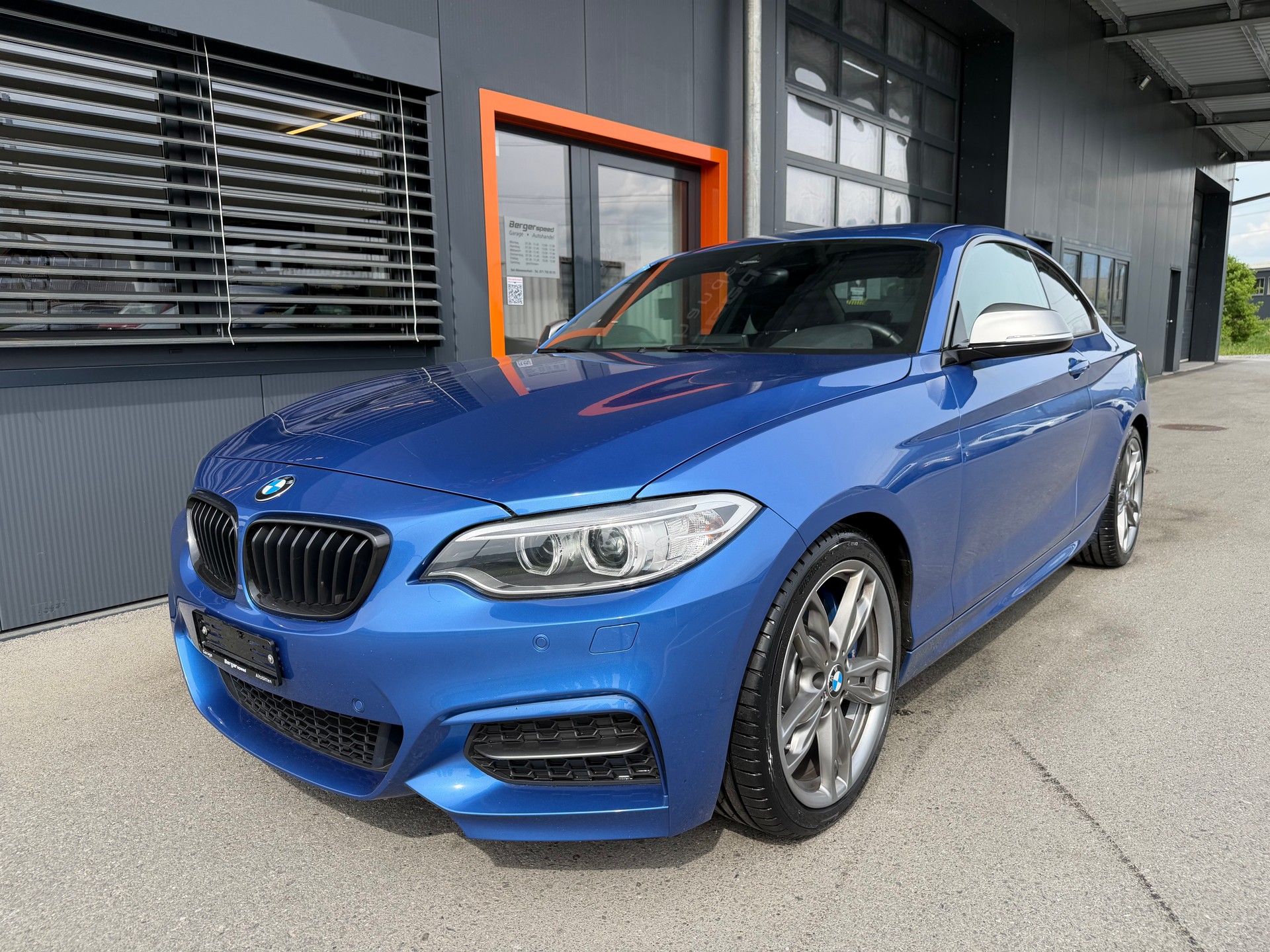BMW M235i Steptronic-image-4