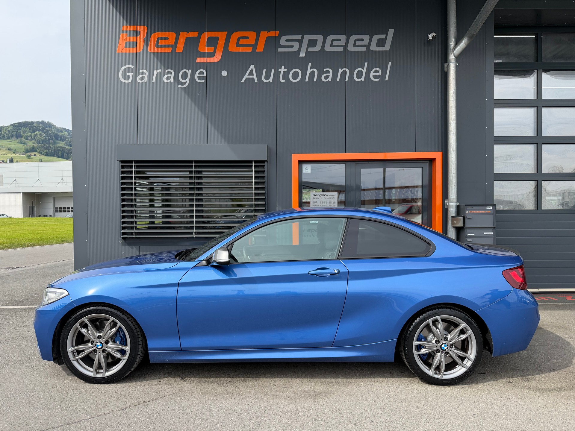 BMW M235i Steptronic-showroom-element-1