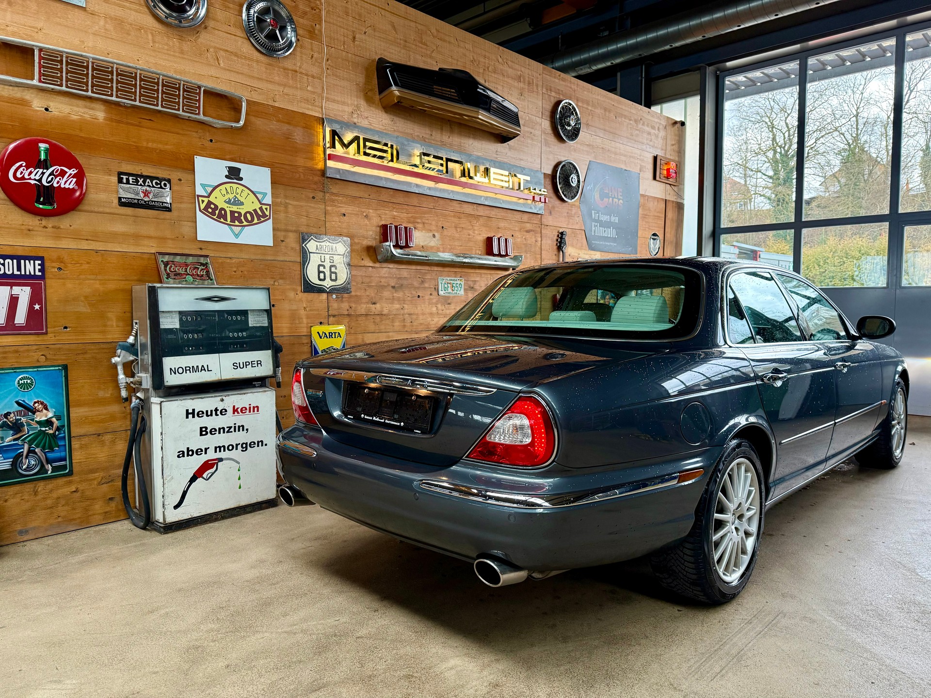 JAGUAR XJ8 4.2 V8 Executive-image-7