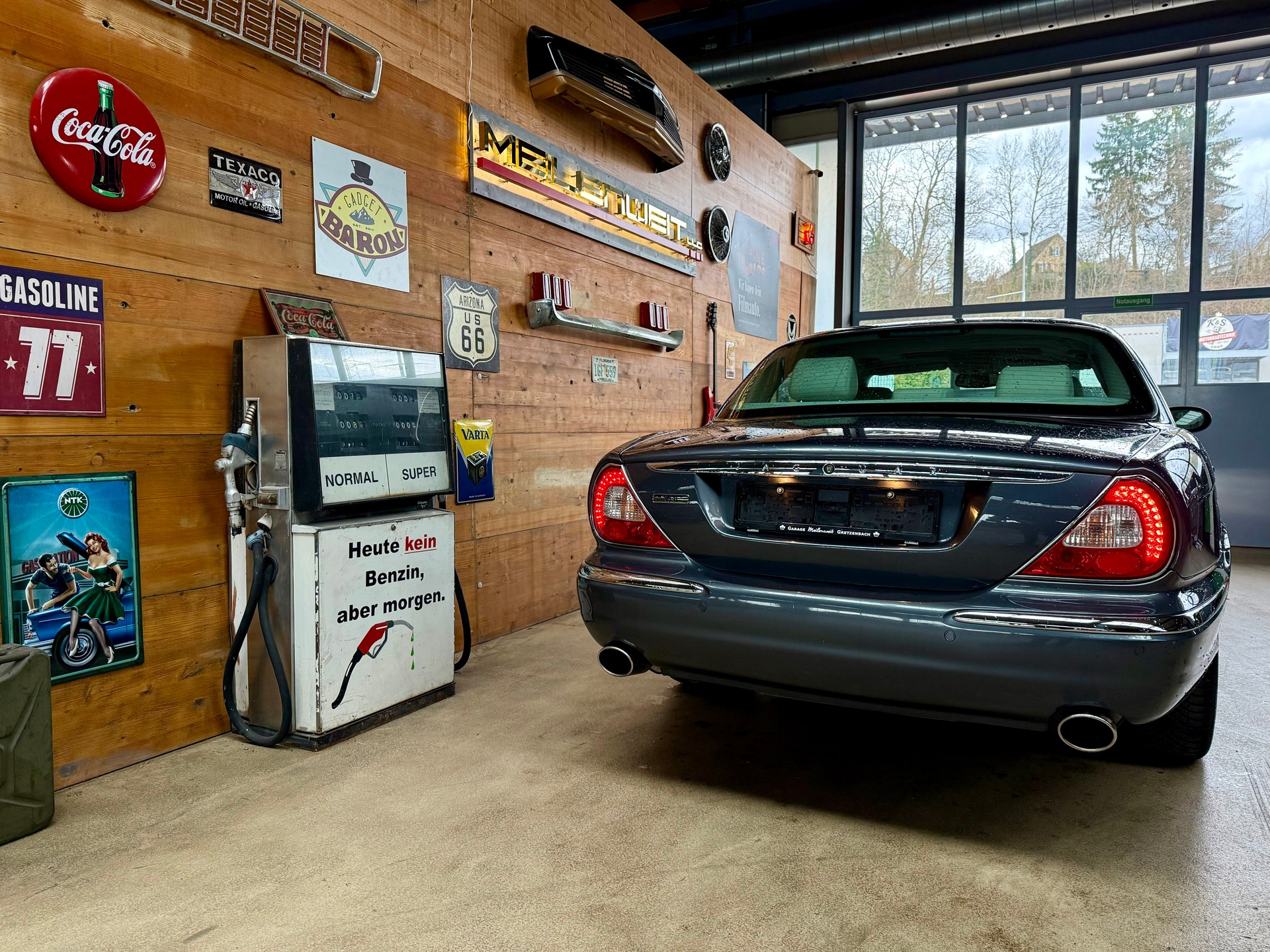 JAGUAR XJ8 4.2 V8 Executive-image-8