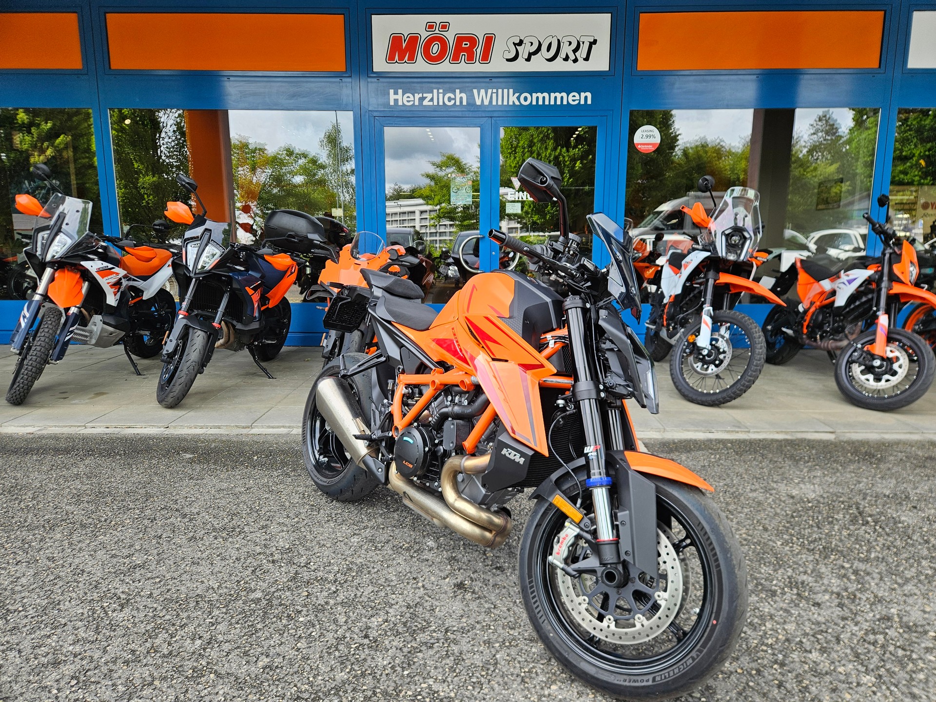 KTM 1390 Super Duke R-image-1