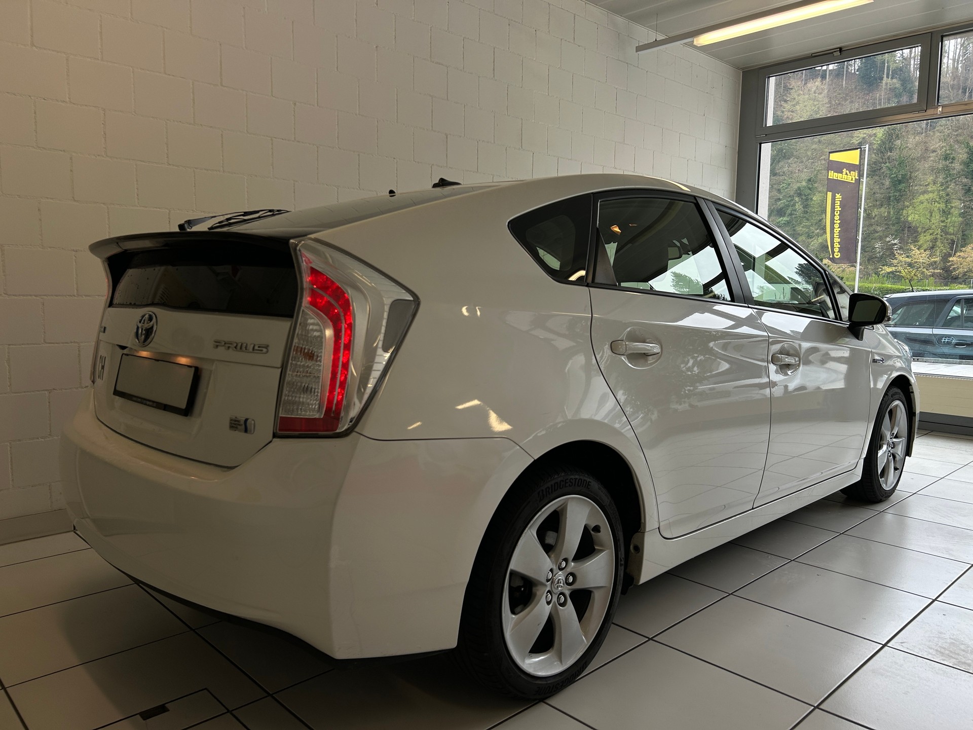 TOYOTA Prius 1.8 16V HSD Sol Premium-image-3