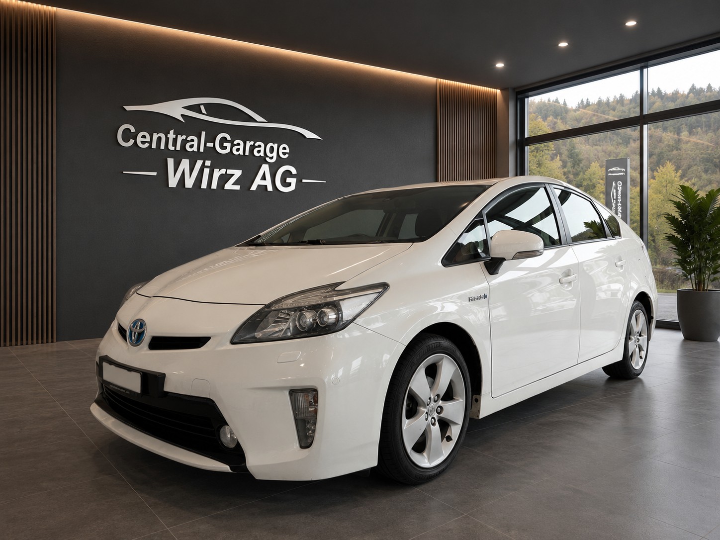TOYOTA Prius 1.8 16V HSD Sol Premium