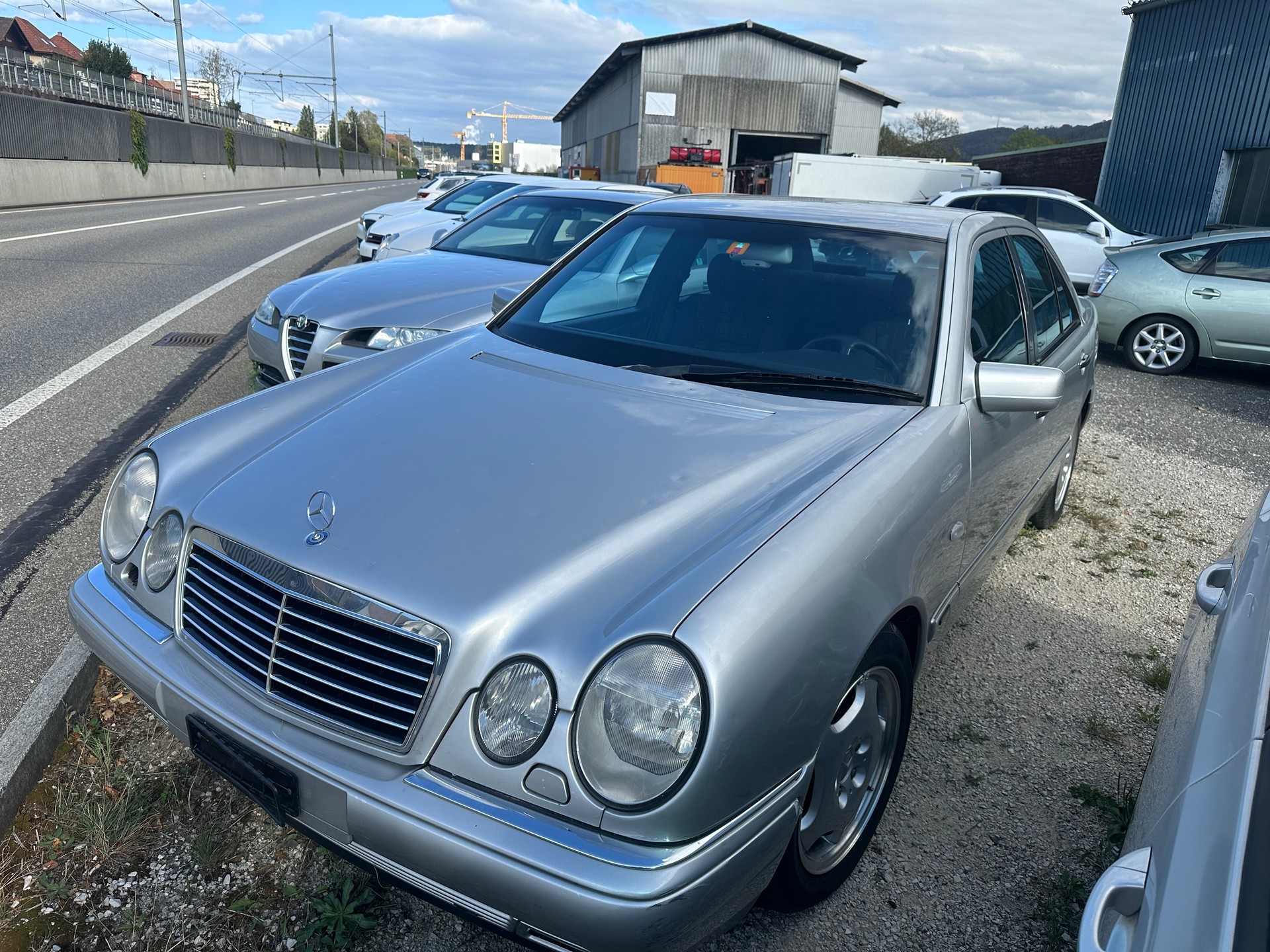 MERCEDES-BENZ E 280