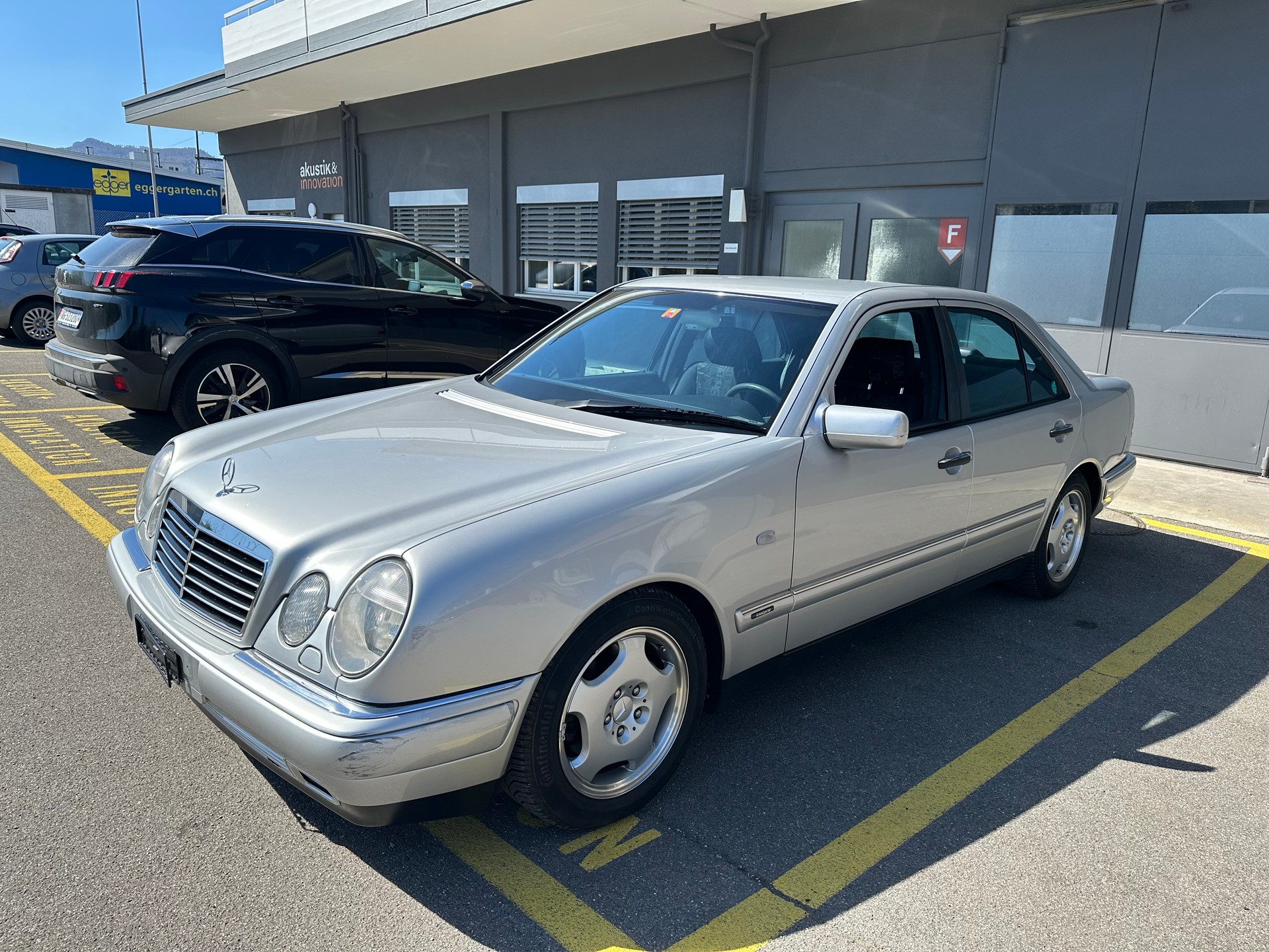 MERCEDES-BENZ E 280
