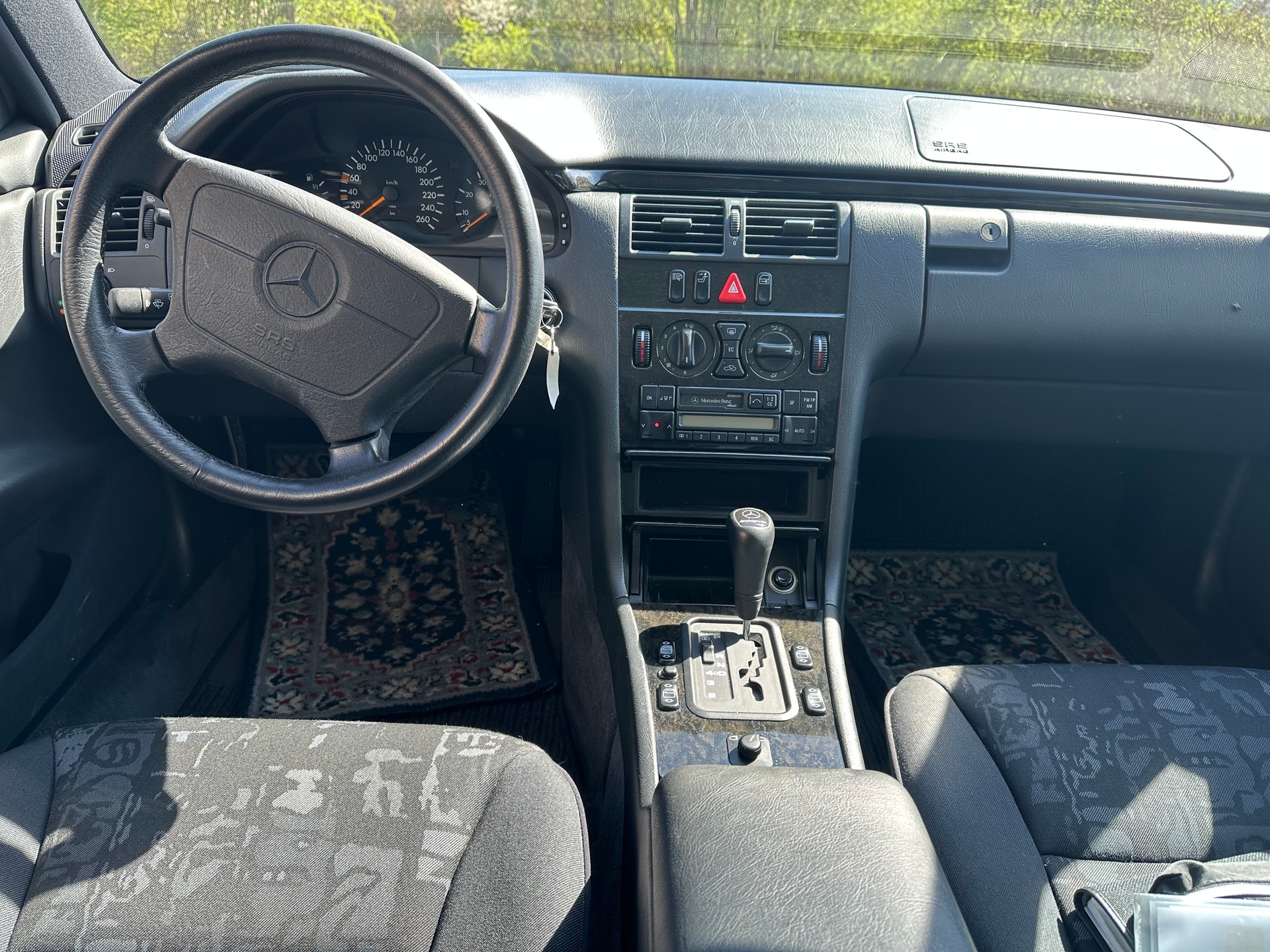 MERCEDES-BENZ E 280-image-6