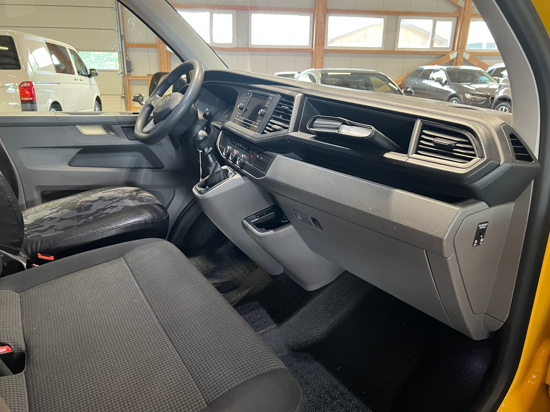 VW T6.1 2.0 TDI Entry-image-10