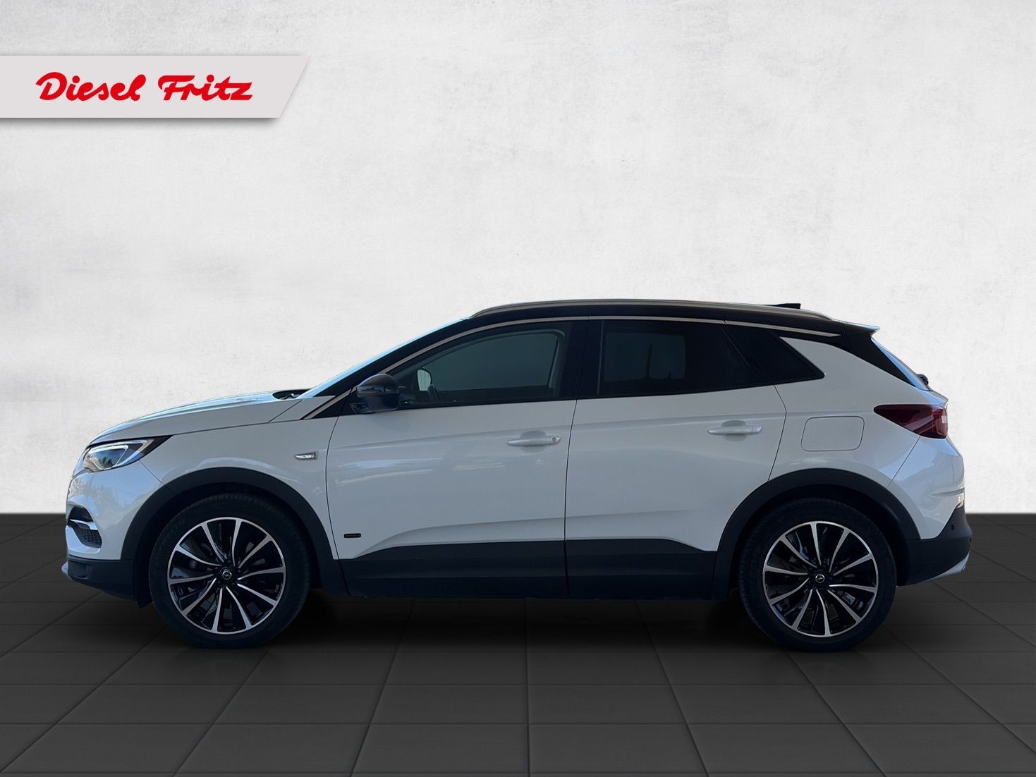 OPEL Grandland X 1.6 Hybrid4 Ultimate Automatik-showroom-element-1