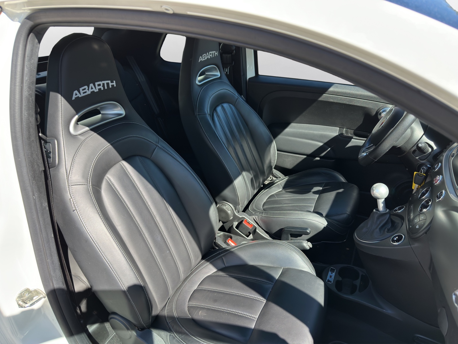 FIAT 695C 1.4 16V Turbo Abarth XSR Yamaha Dualogic-image-13