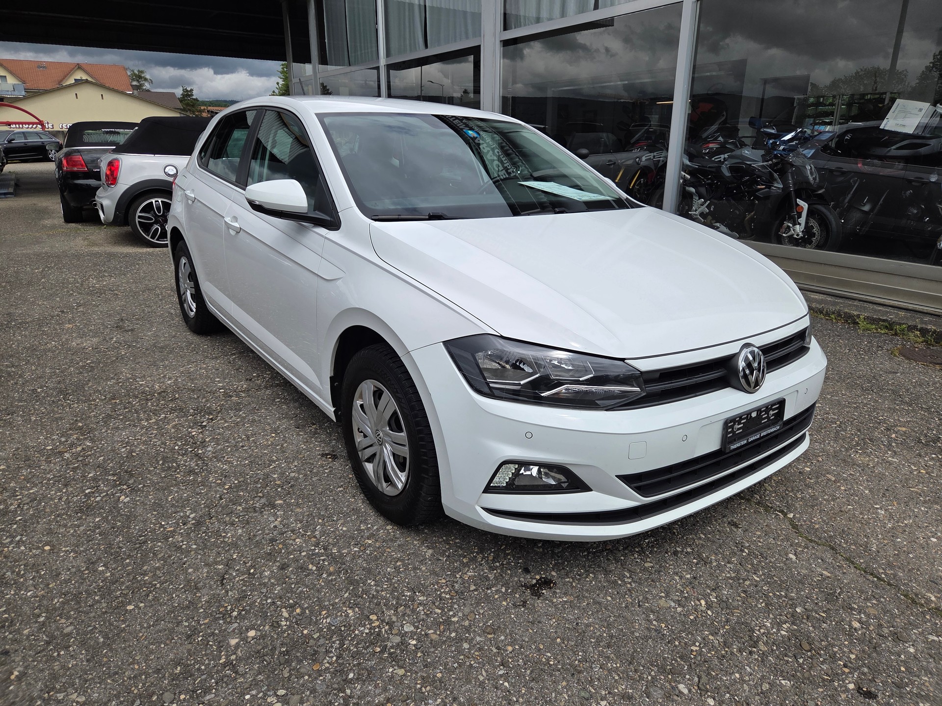 VW Polo 1.0 BMT Trendline-showroom-element-1