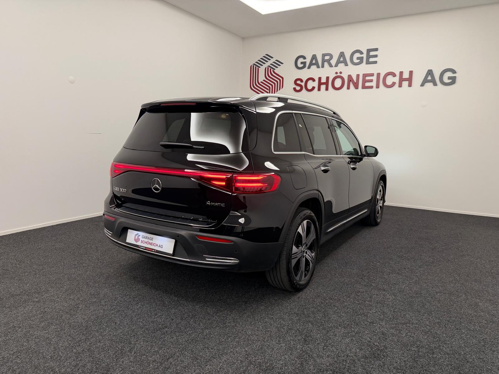 MERCEDES-BENZ EQB 300 Edition1 4Matic-image-4