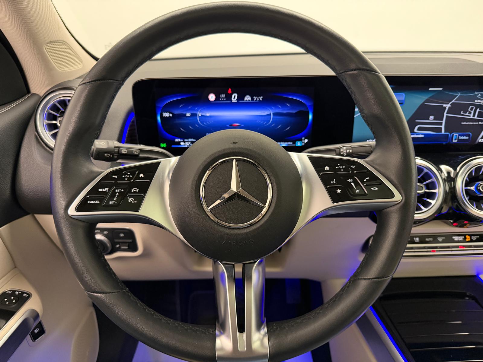 MERCEDES-BENZ EQB 300 Edition1 4Matic-image-27