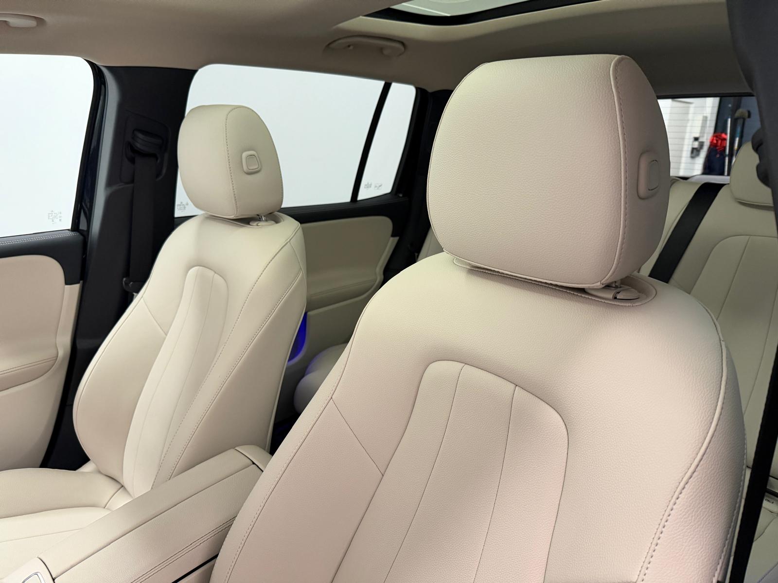 MERCEDES-BENZ EQB 300 Edition1 4Matic-image-14