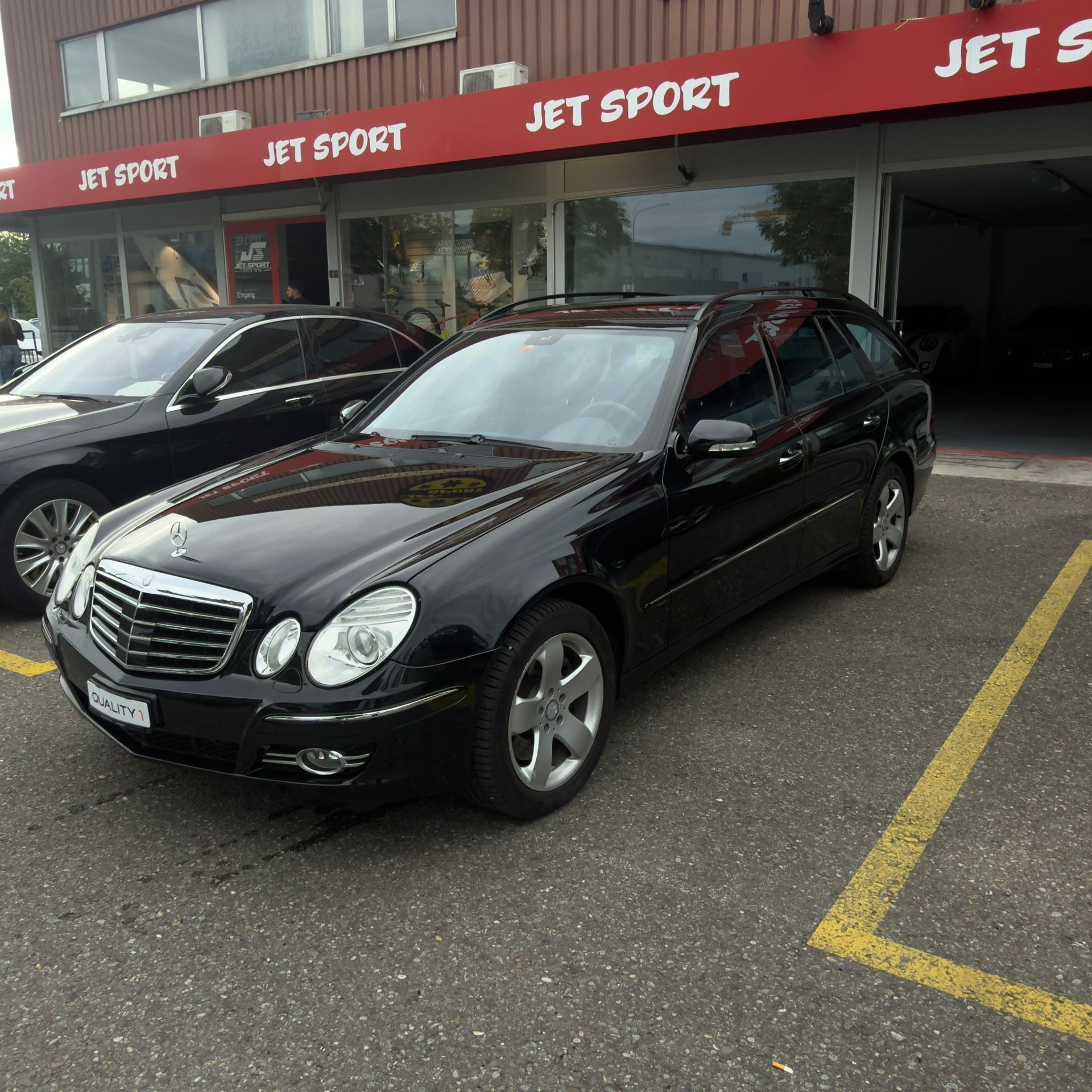 MERCEDES-BENZ E 500 Avantgarde 4Matic Automatic-image-1