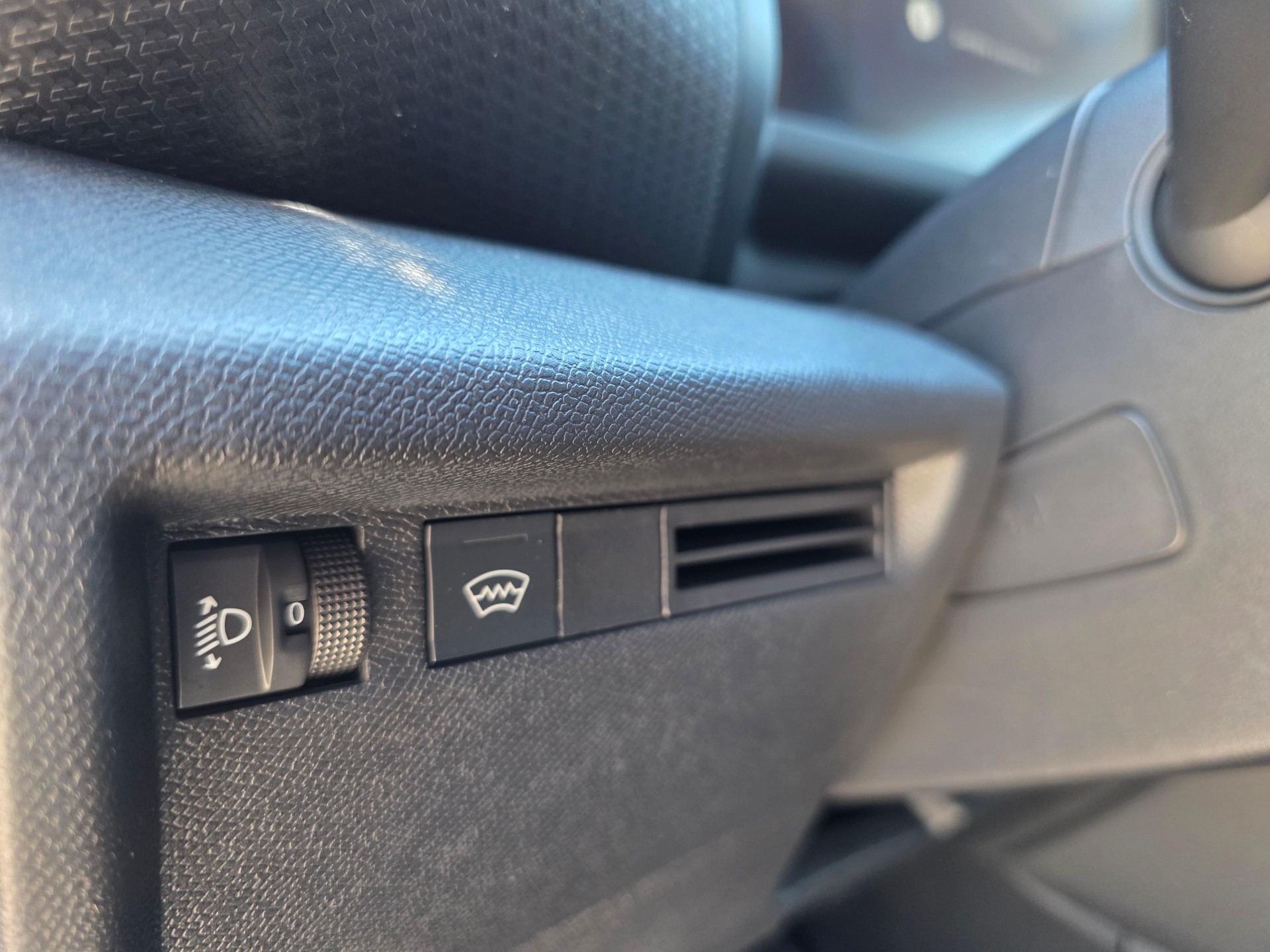 CITROEN C4 1.2 Hybrid Collection-image-12
