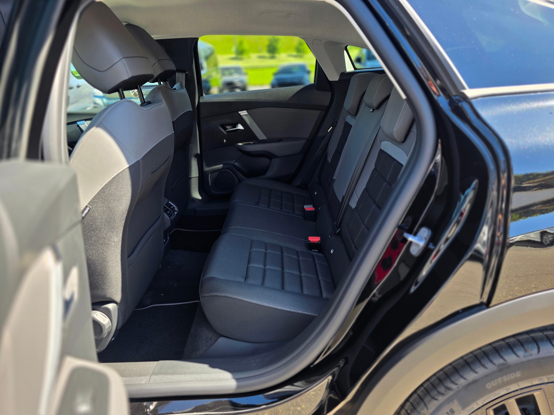 CITROEN C4 1.2 Hybrid Collection-image-11