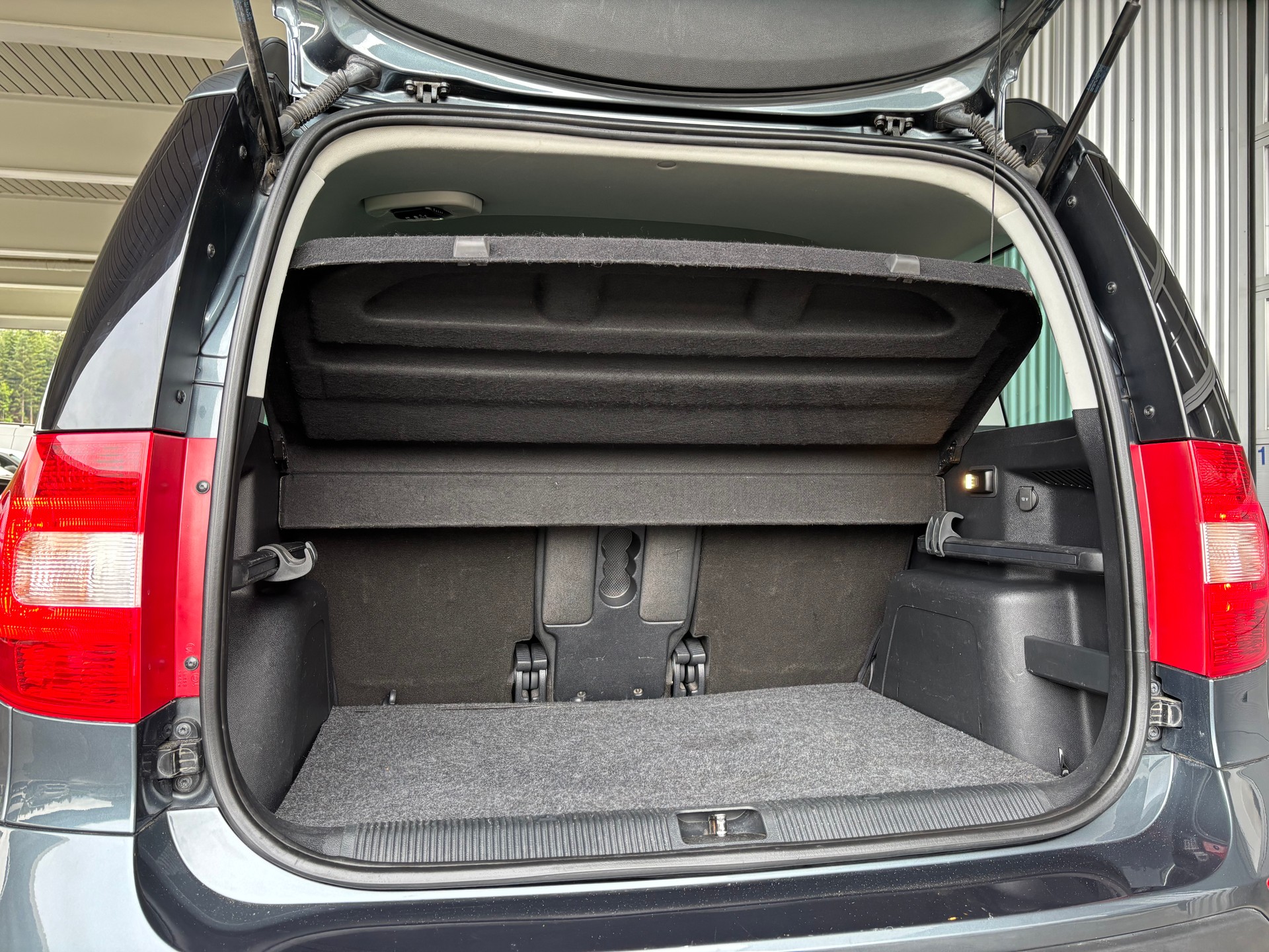 SKODA Yeti 2.0 TDI Outdoor Swiss Joy 4x4 DSG-image-9