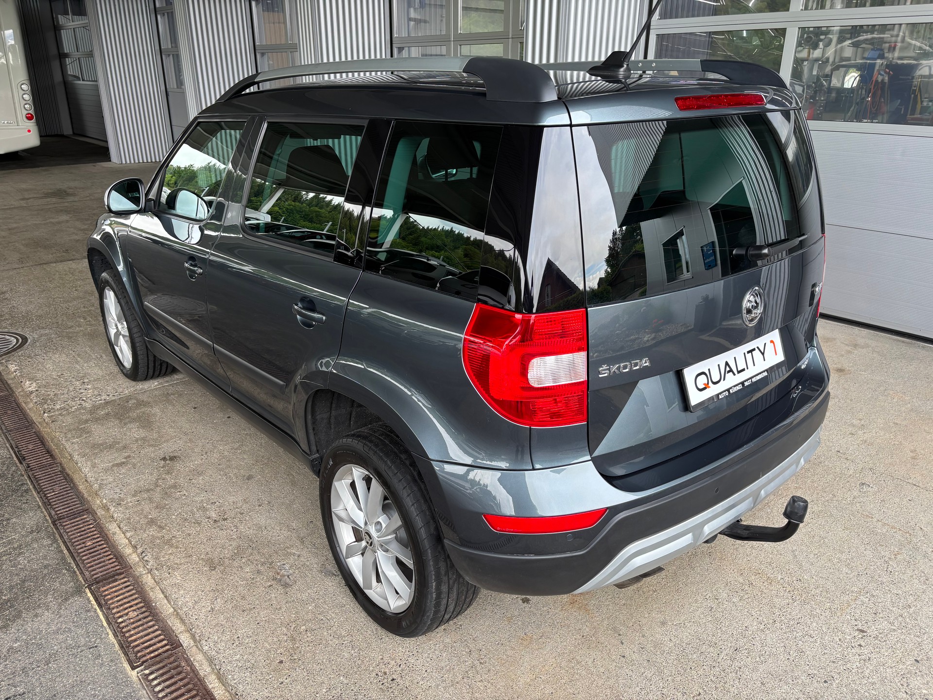 SKODA Yeti 2.0 TDI Outdoor Swiss Joy 4x4 DSG-showroom-element-2