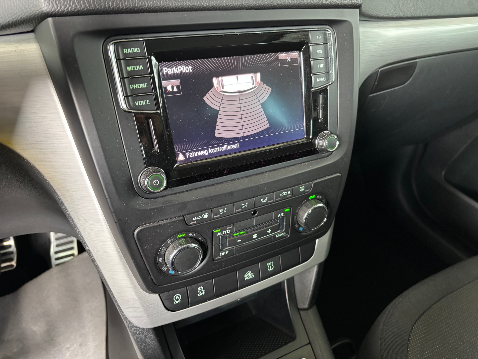 SKODA Yeti 2.0 TDI Outdoor Swiss Joy 4x4 DSG-image-7
