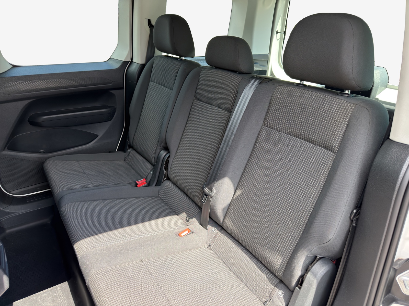 VW Caddy 2.0 TDI 4Motion-image-11